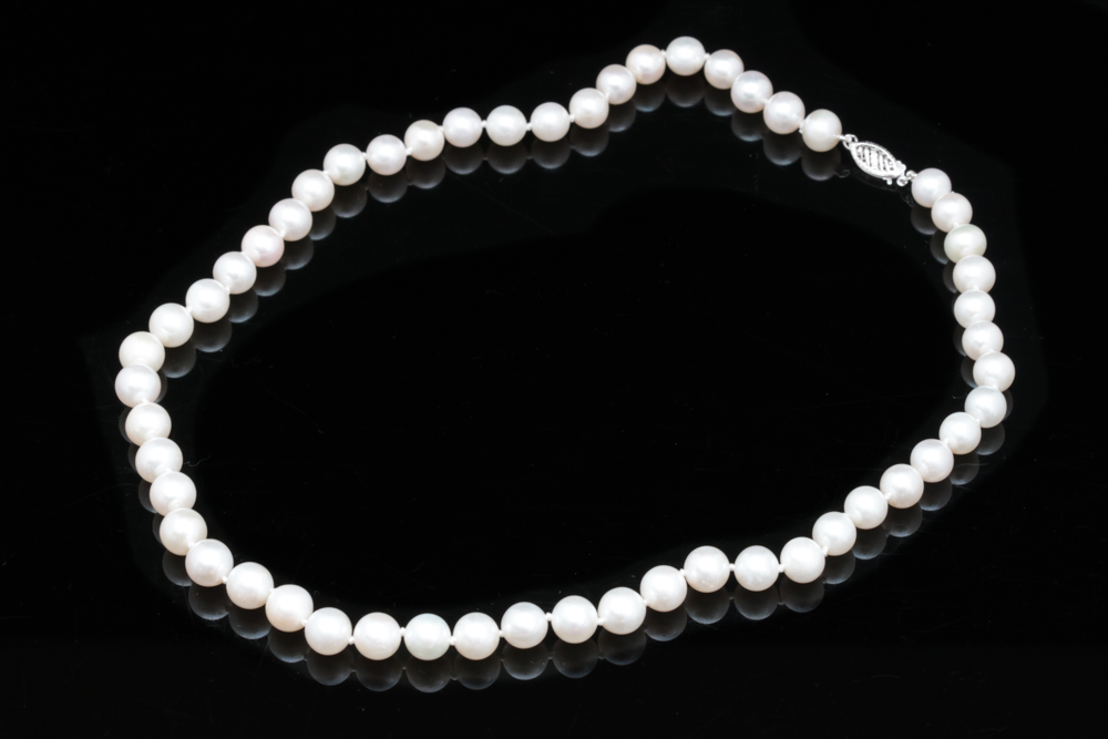 14K White Gold and Fresh Water Pearl Necklace