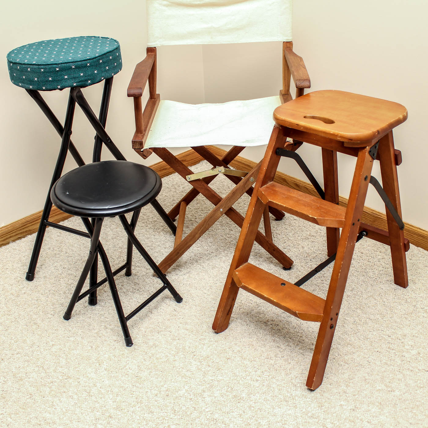 Calumet Photography Backdrops and Model Seating