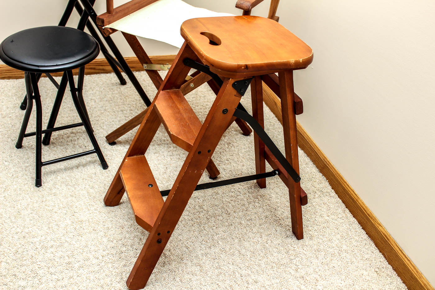 Calumet Photography Backdrops and Model Seating