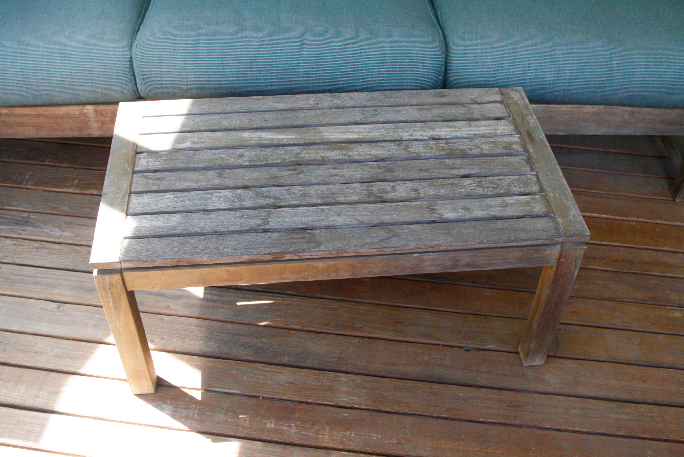 Kingsley-Bate Nantucket Teak Wood Sofa with Coffee Table