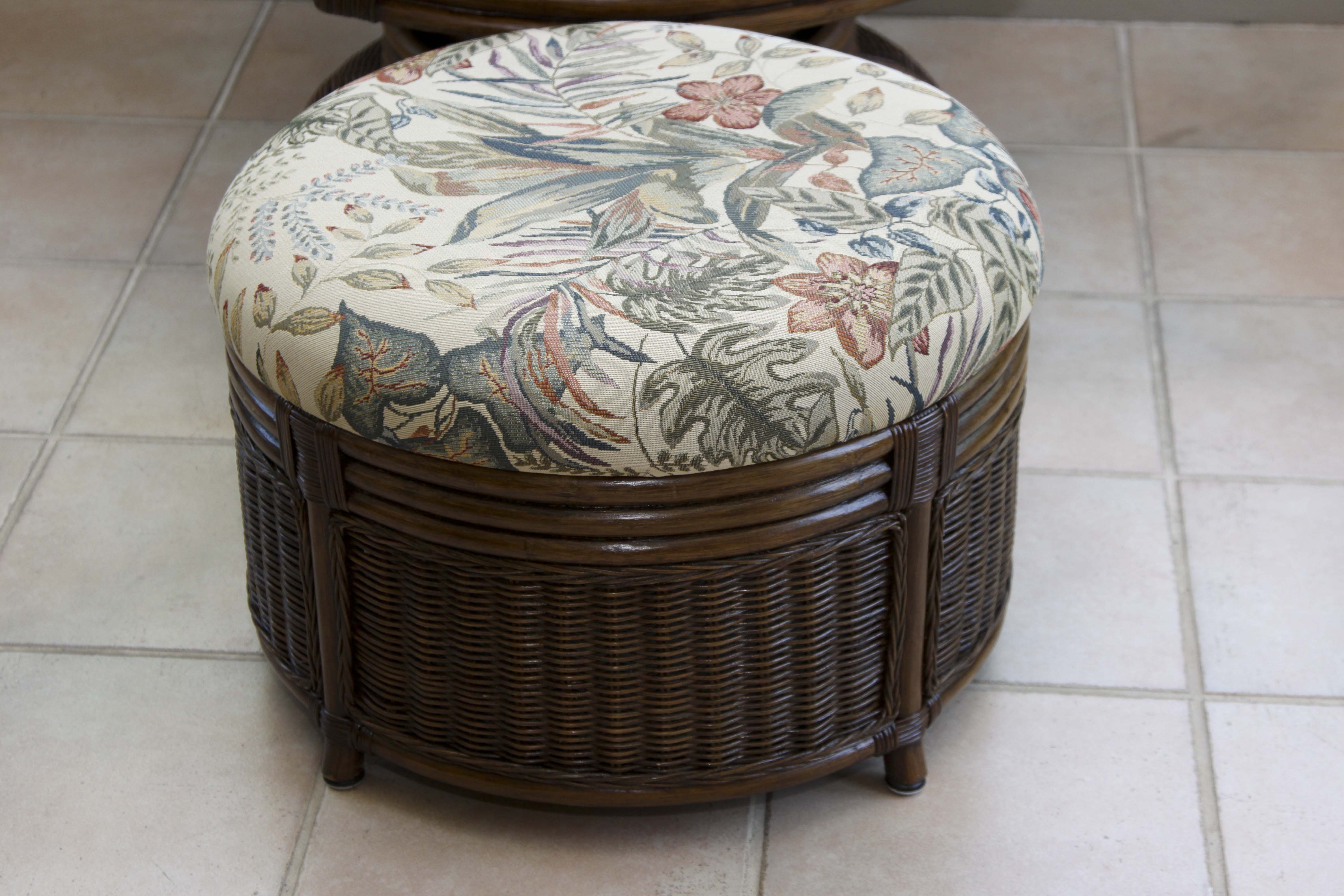 Wicker Swivel Arm Chair with Ottoman