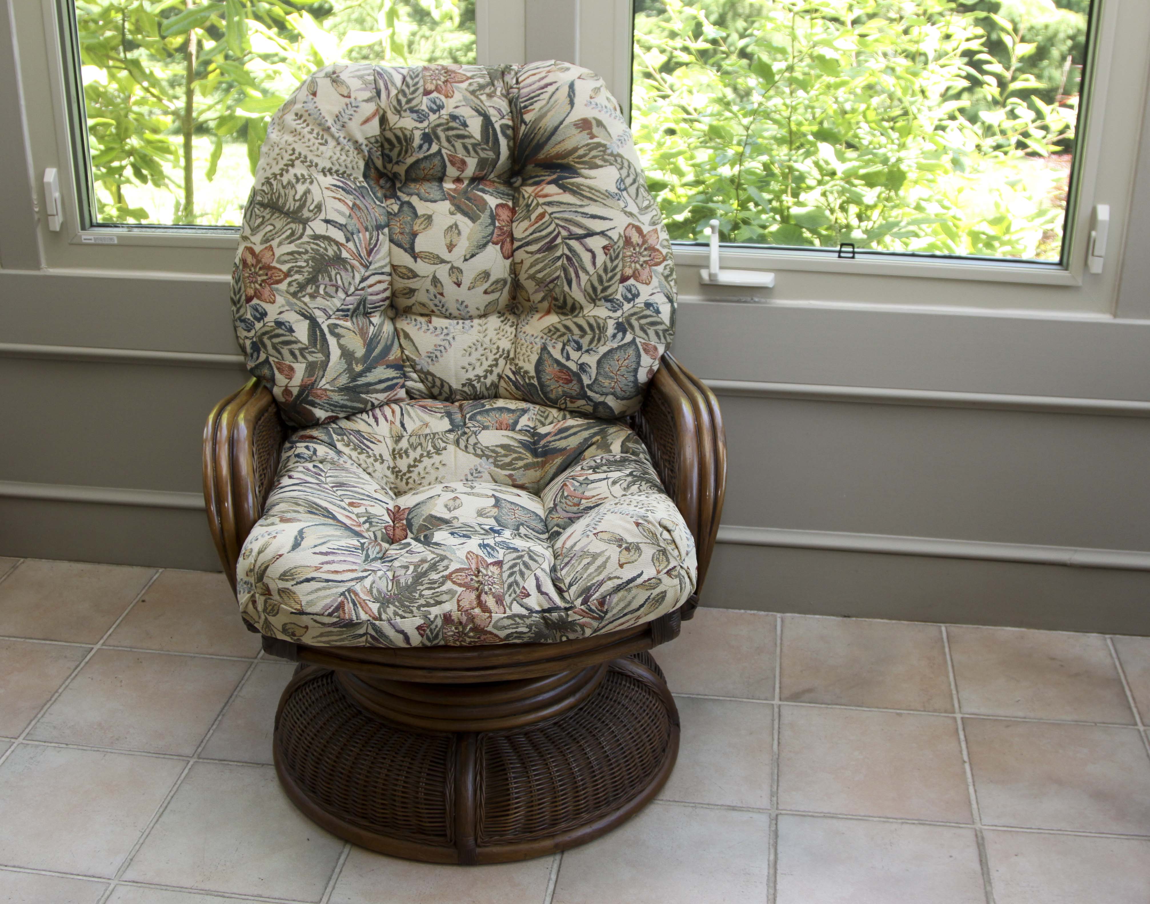 Wicker Swivel Arm Chair with Ottoman