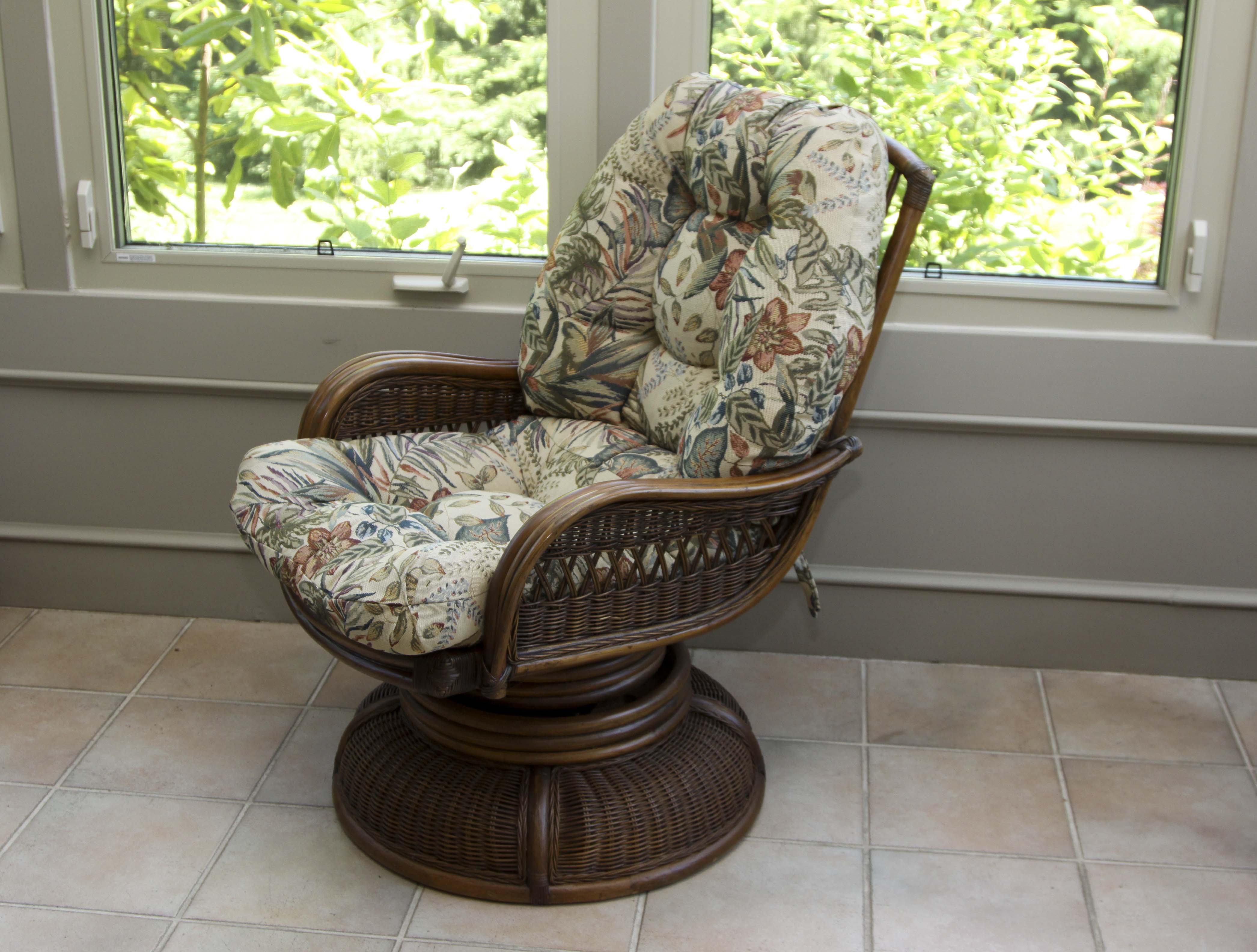 Wicker Swivel Arm Chair with Ottoman