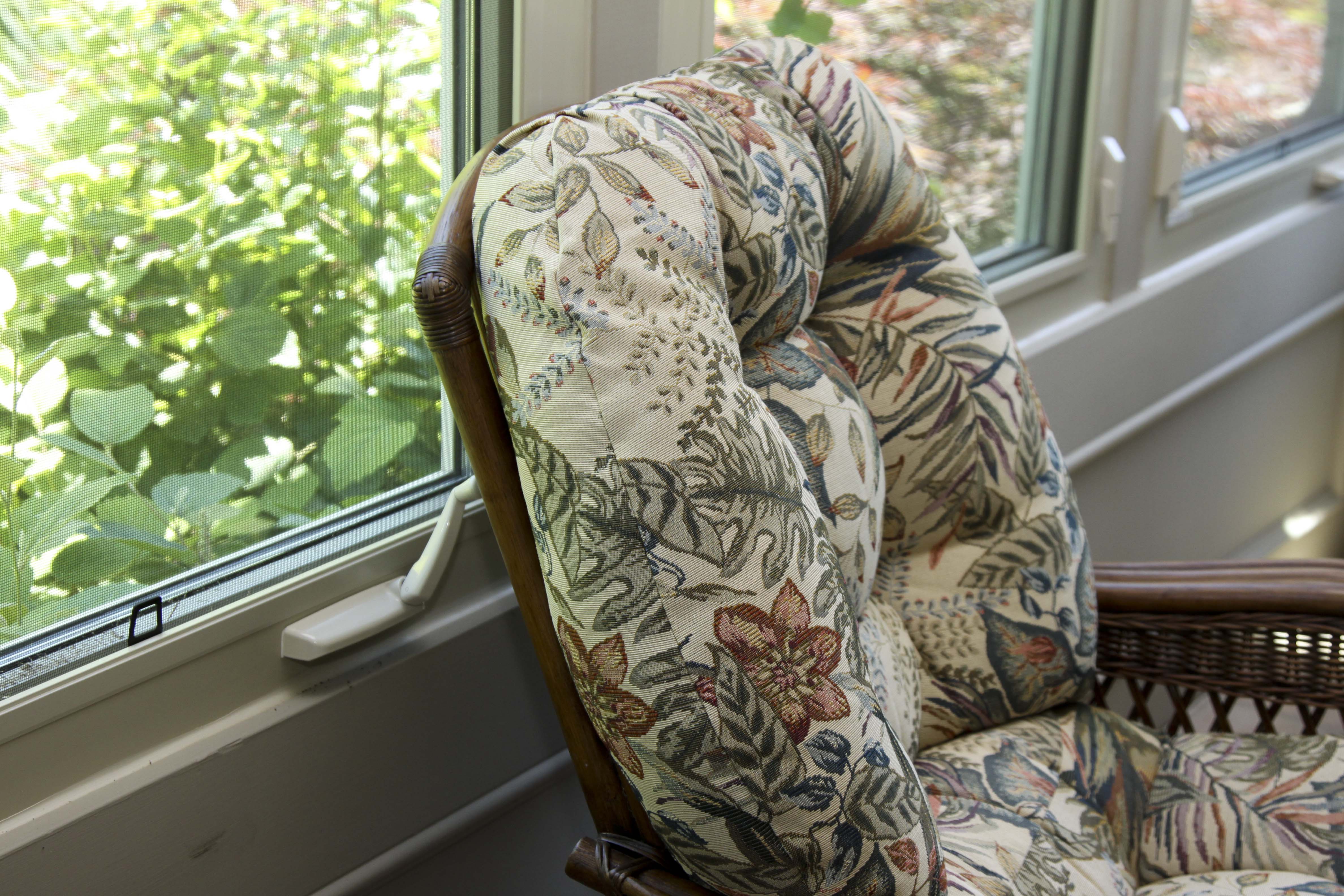 Wicker Swivel Arm Chair with Ottoman