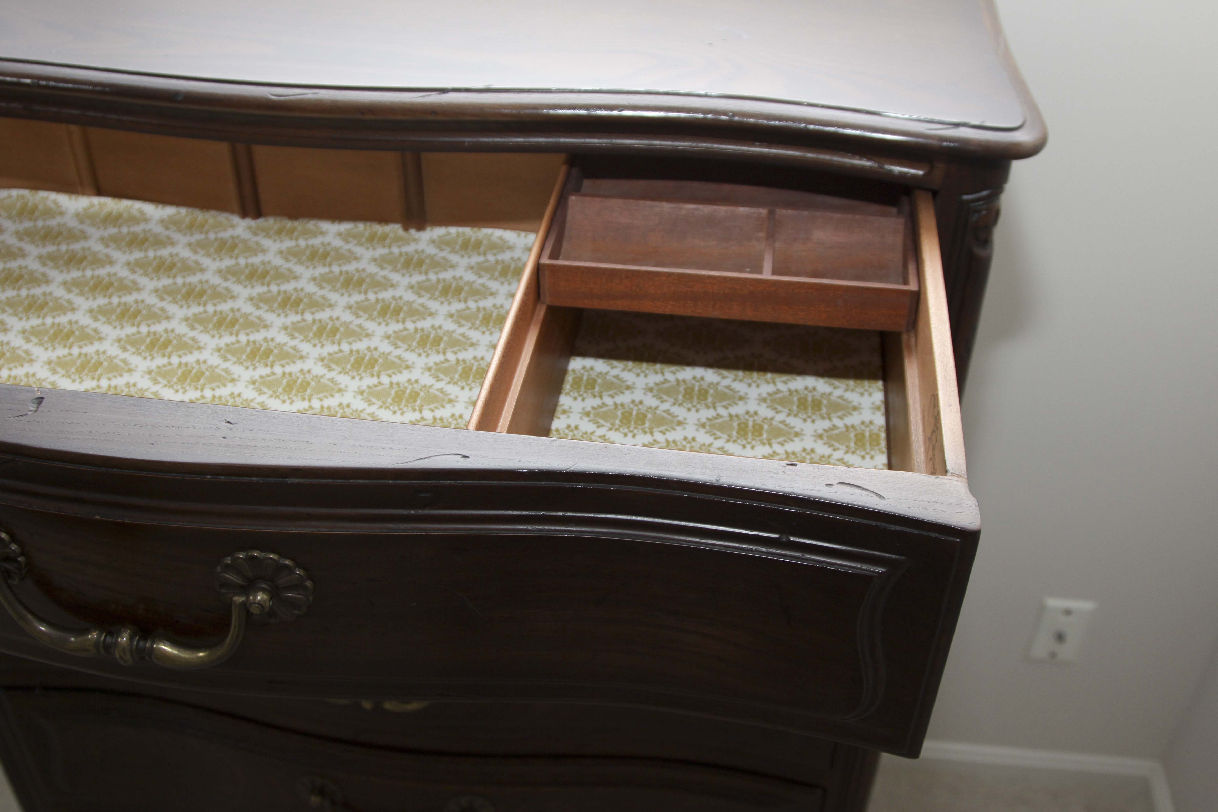 Henredon "Four Centuries" Chest of Drawers