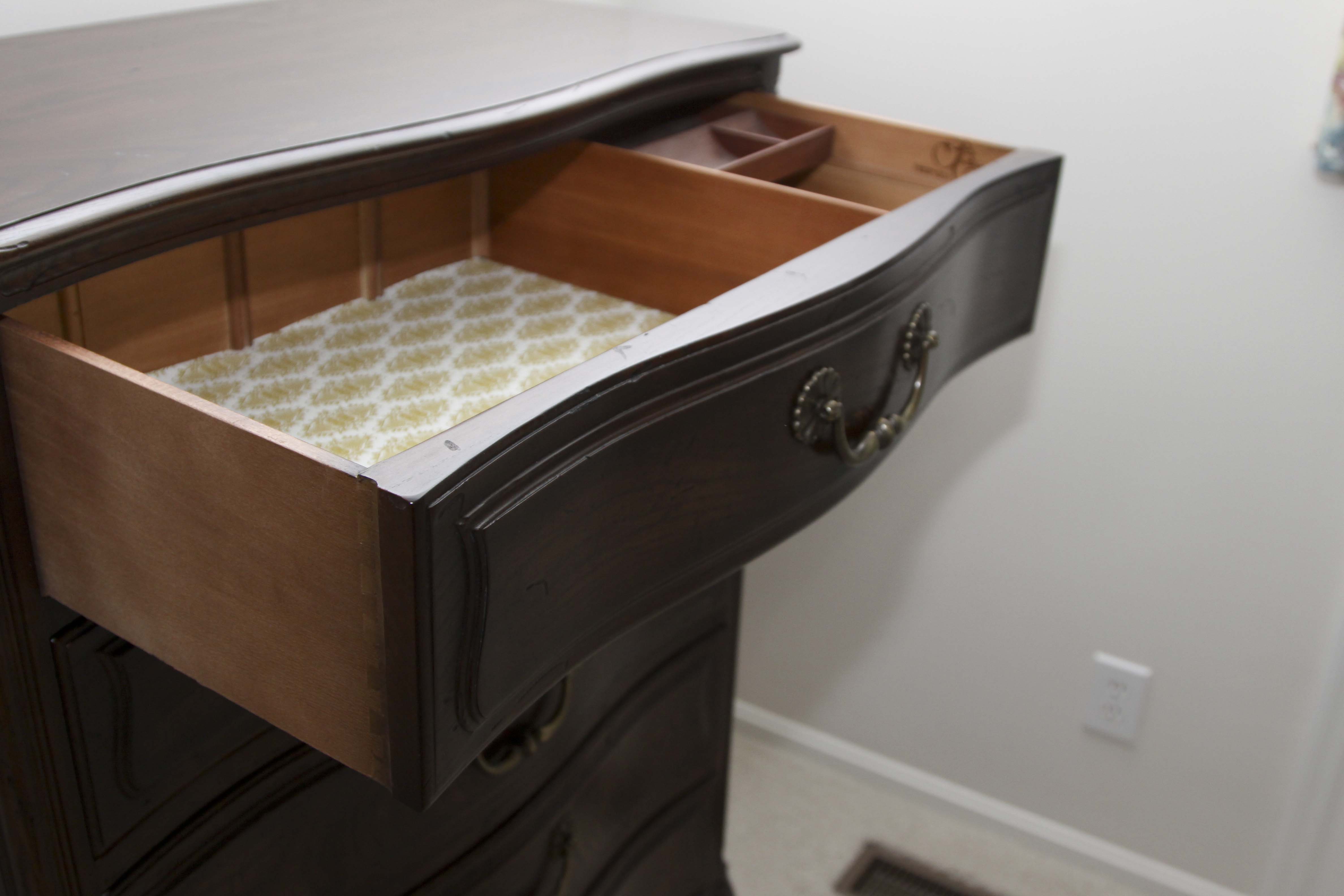 Henredon "Four Centuries" Chest of Drawers