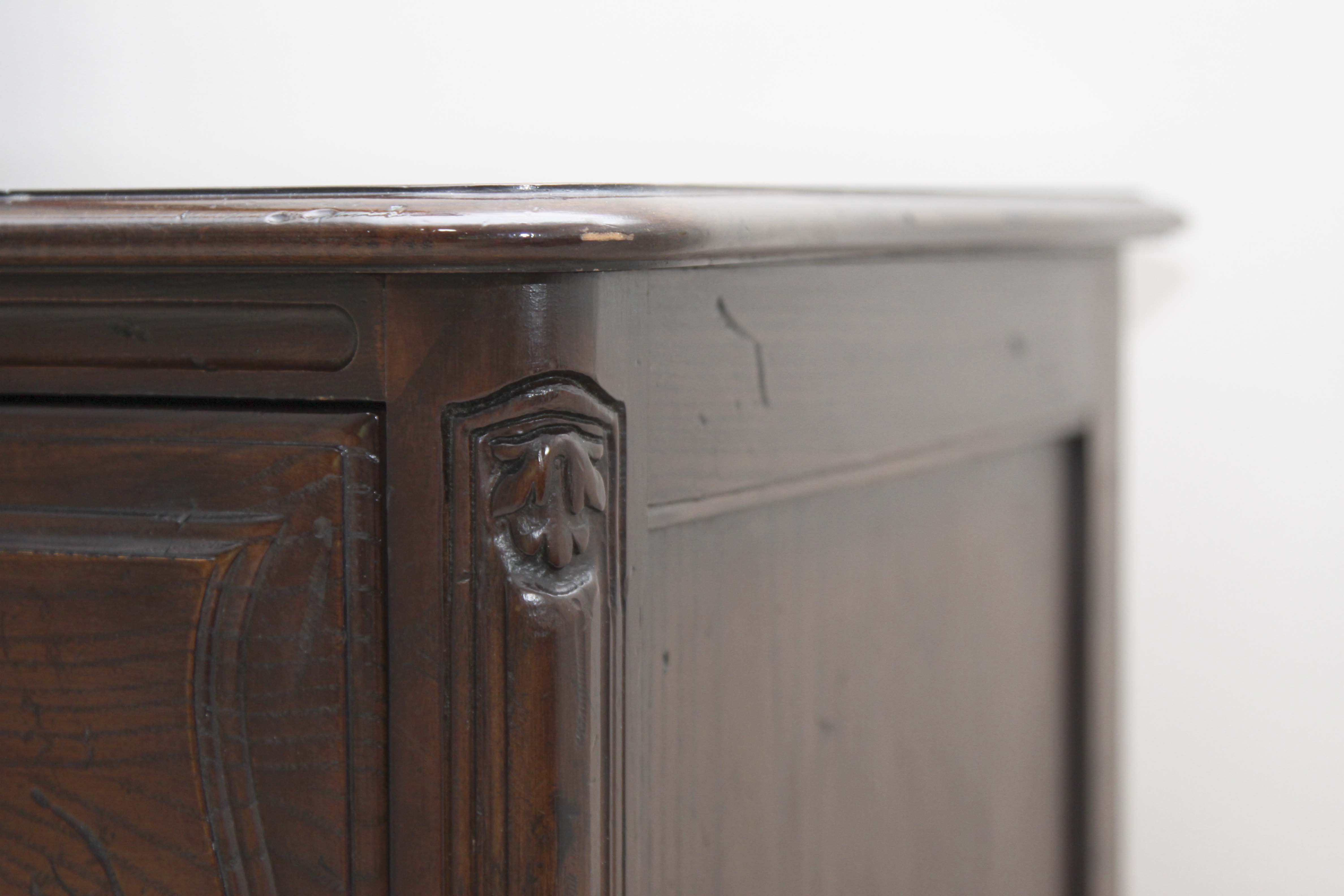 Henredon "Four Centuries" Dresser and Mirror