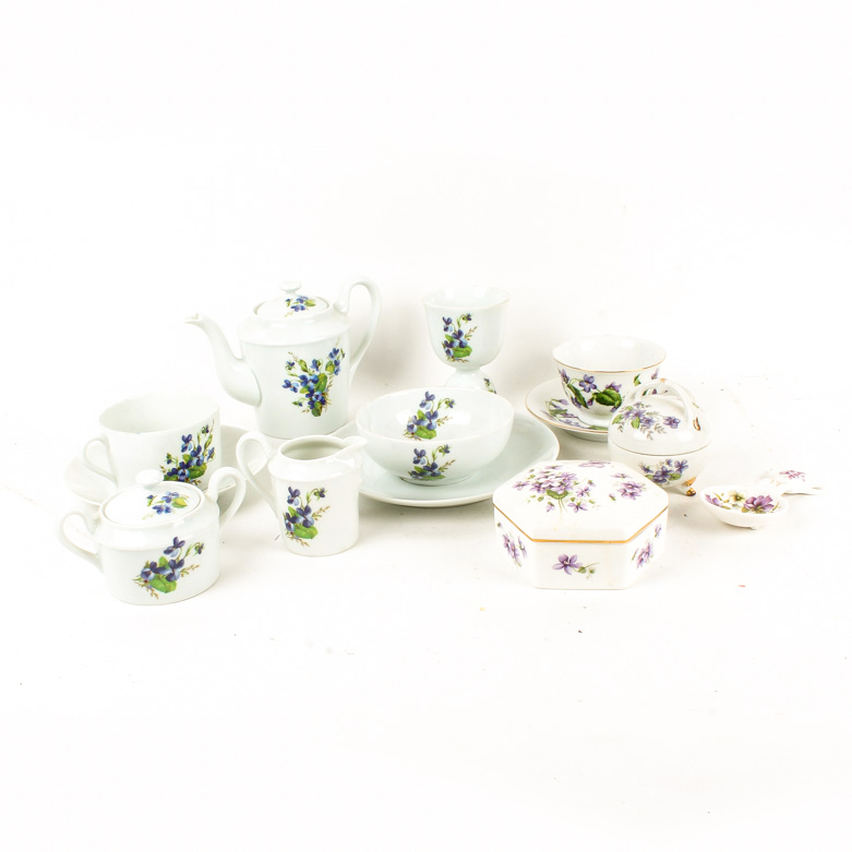 Violet-Themed Fine China Tableware