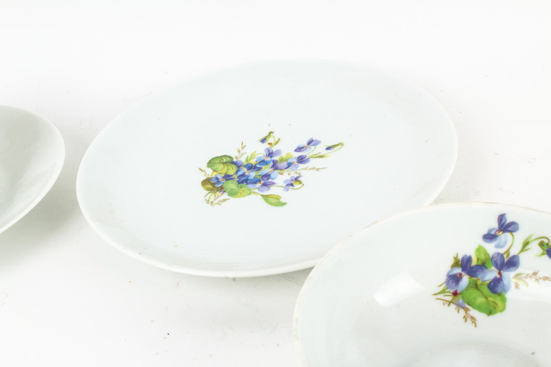 Violet-Themed Fine China Tableware