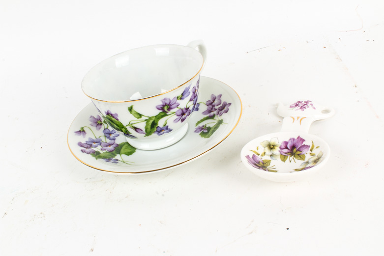 Violet-Themed Fine China Tableware