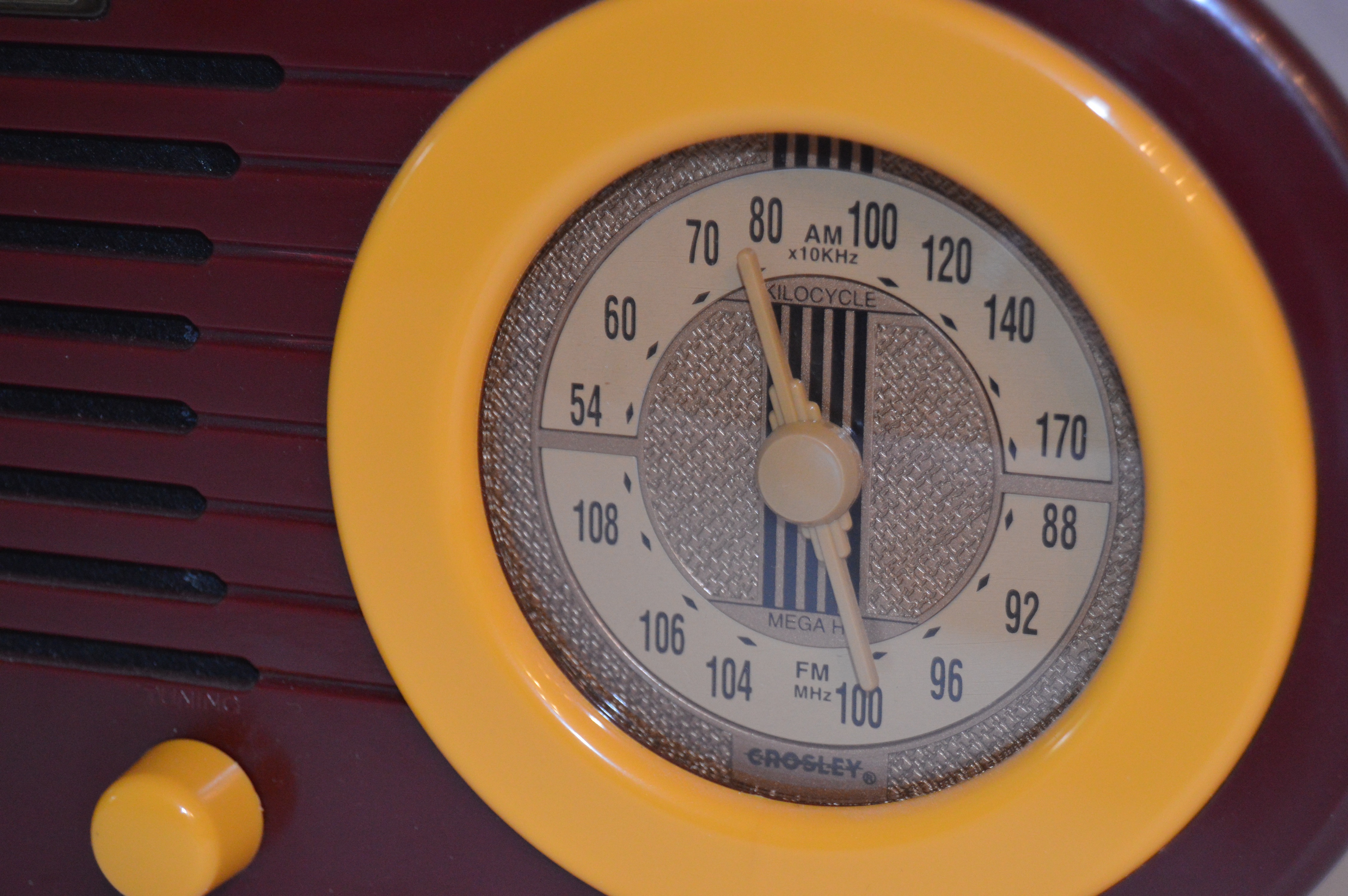 Crosley "Collector's Edition" AM/FM Radio