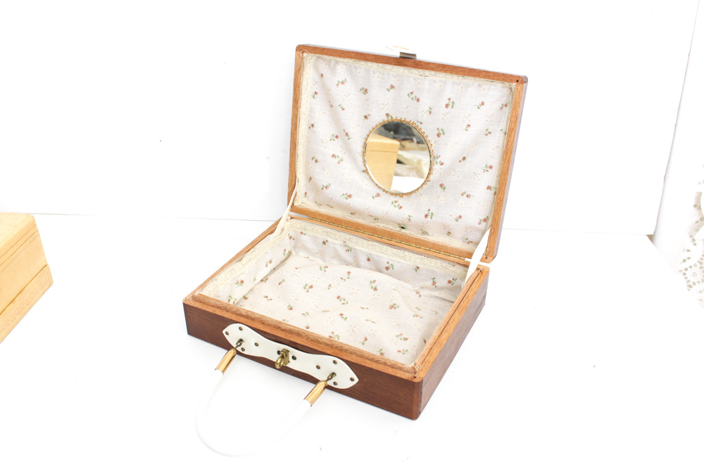Vintage Jewelry Boxes And Vanity Cases