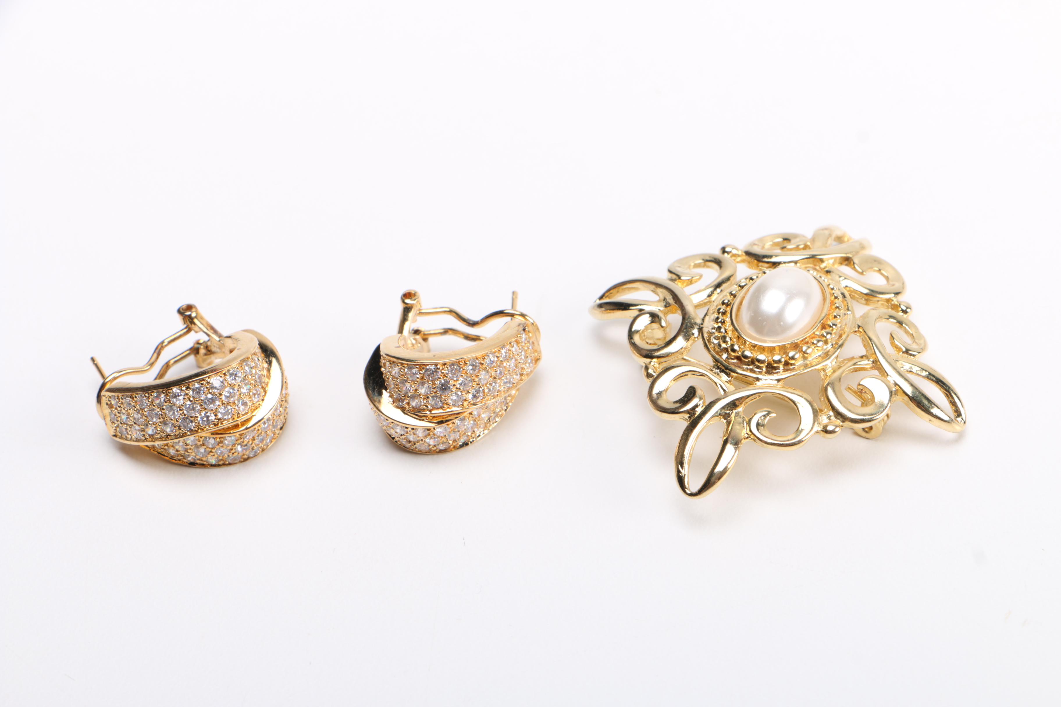Costume Jewelry Including a Decorative Ring