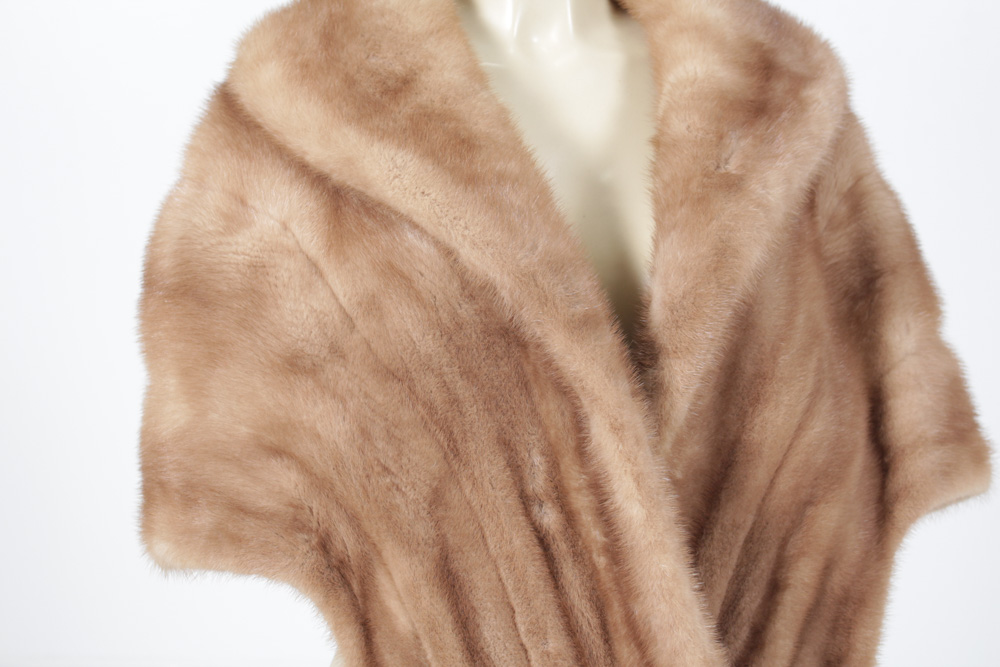 Vintage Juan de Cirota Capelet