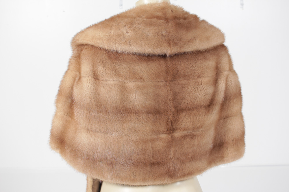 Vintage Juan de Cirota Capelet