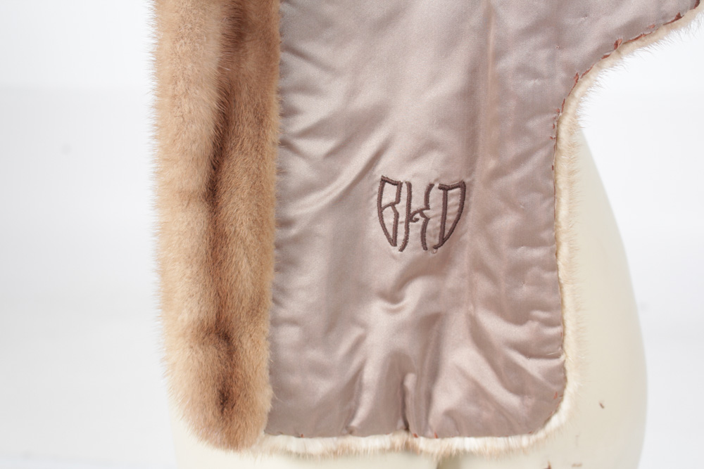 Vintage Juan de Cirota Capelet