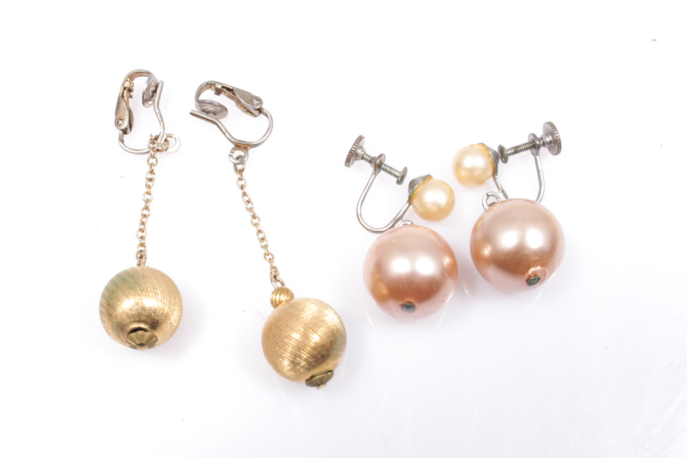 Costume Jewelry in Gold Tone