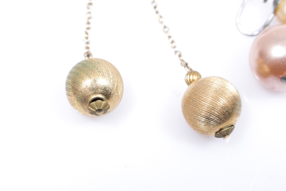 Costume Jewelry in Gold Tone