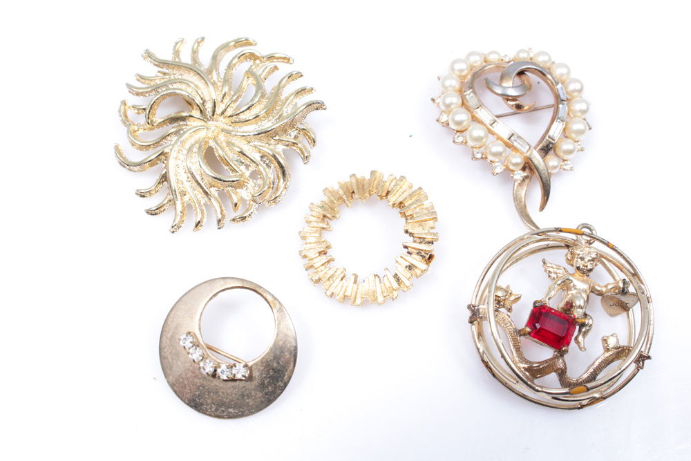 Costume Jewelry in Gold Tone