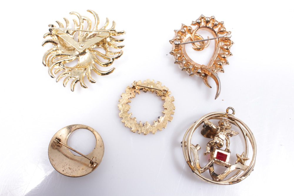 Costume Jewelry in Gold Tone