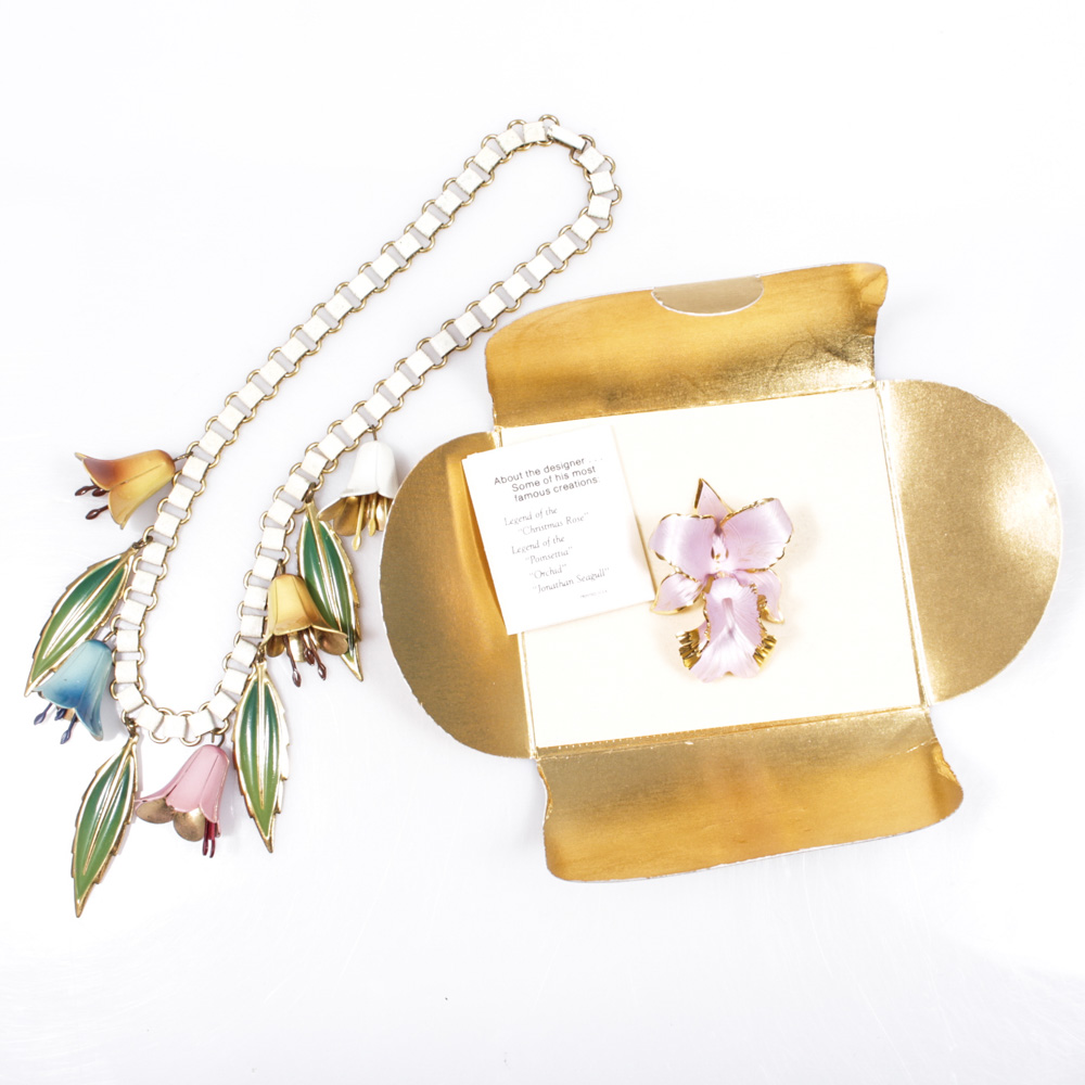 Floral Necklace With Brooch