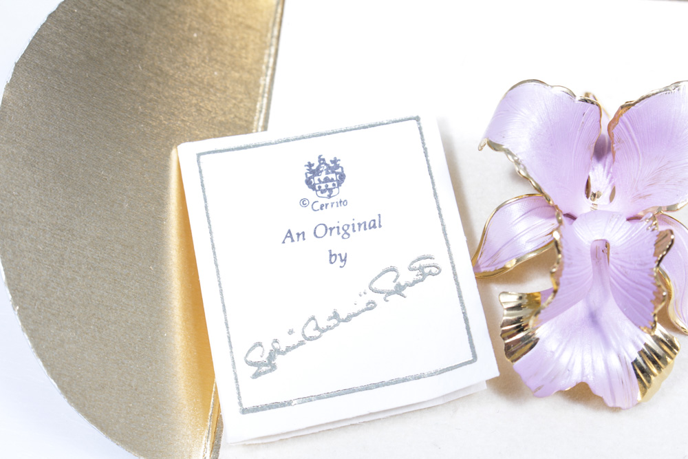 Floral Necklace With Brooch