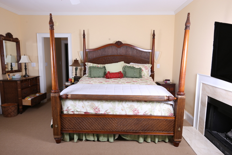 Queen Anne Inspired King Size Four Poster Bed