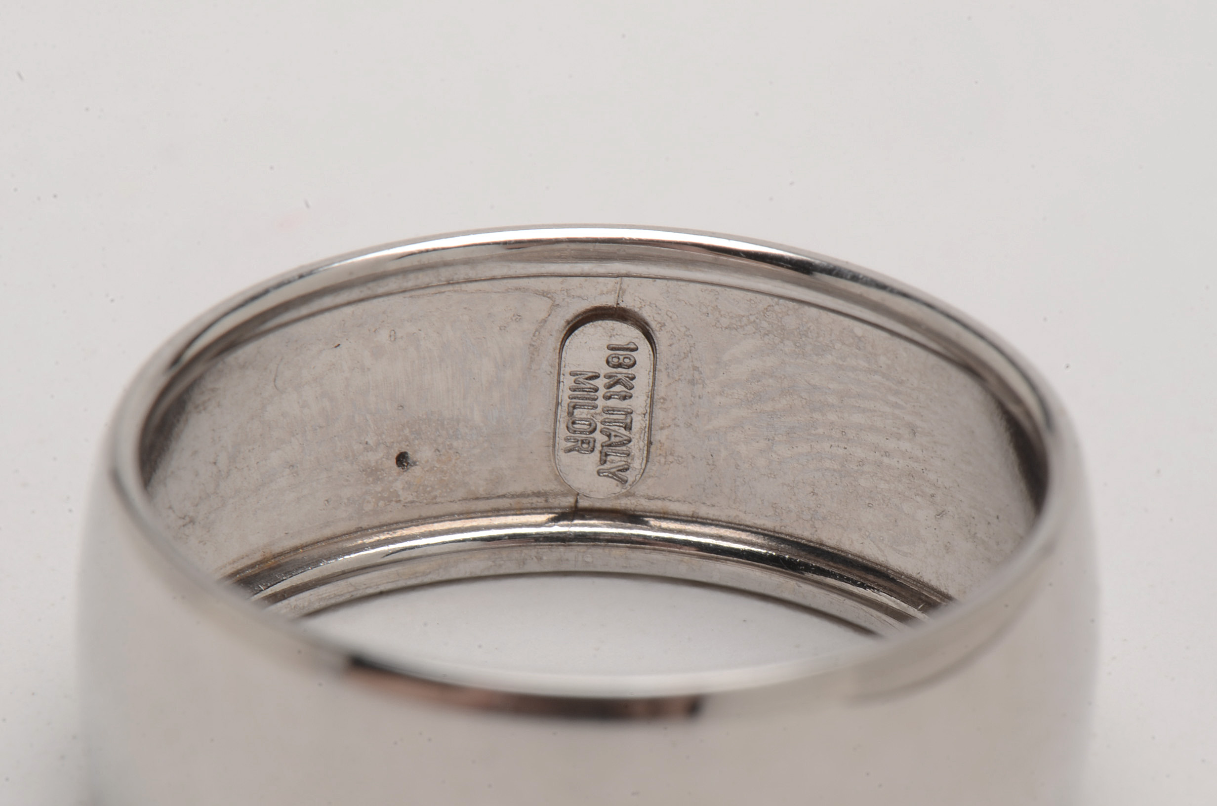 18K White Gold Cigar Band Ring