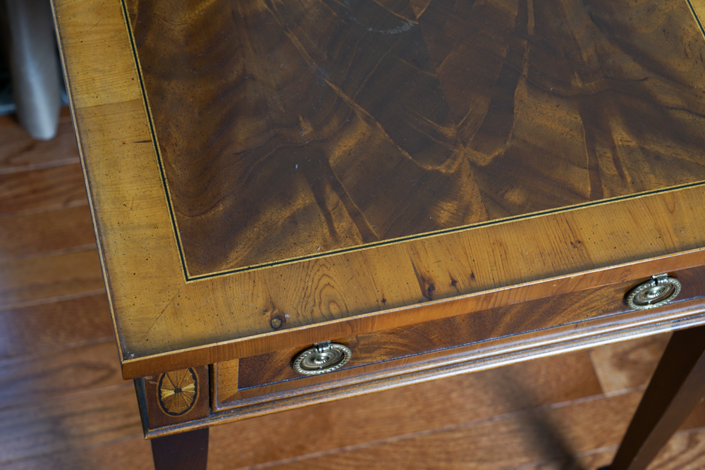 Vintage Hepplewhite Style Mahogany End Table by Hekman