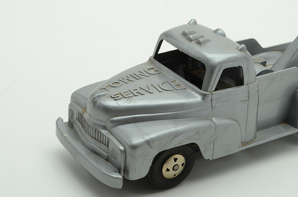 Vintage Marx Toys Towing Service Model Car