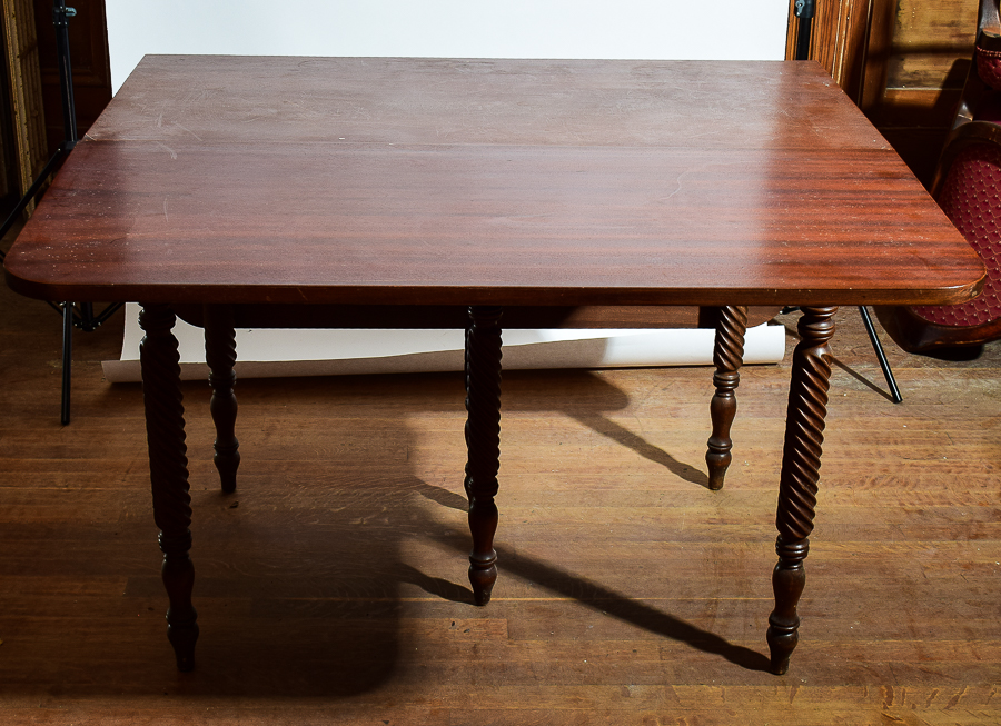 Vintage Mahogany Drop-Leaf Table with Twist Legs