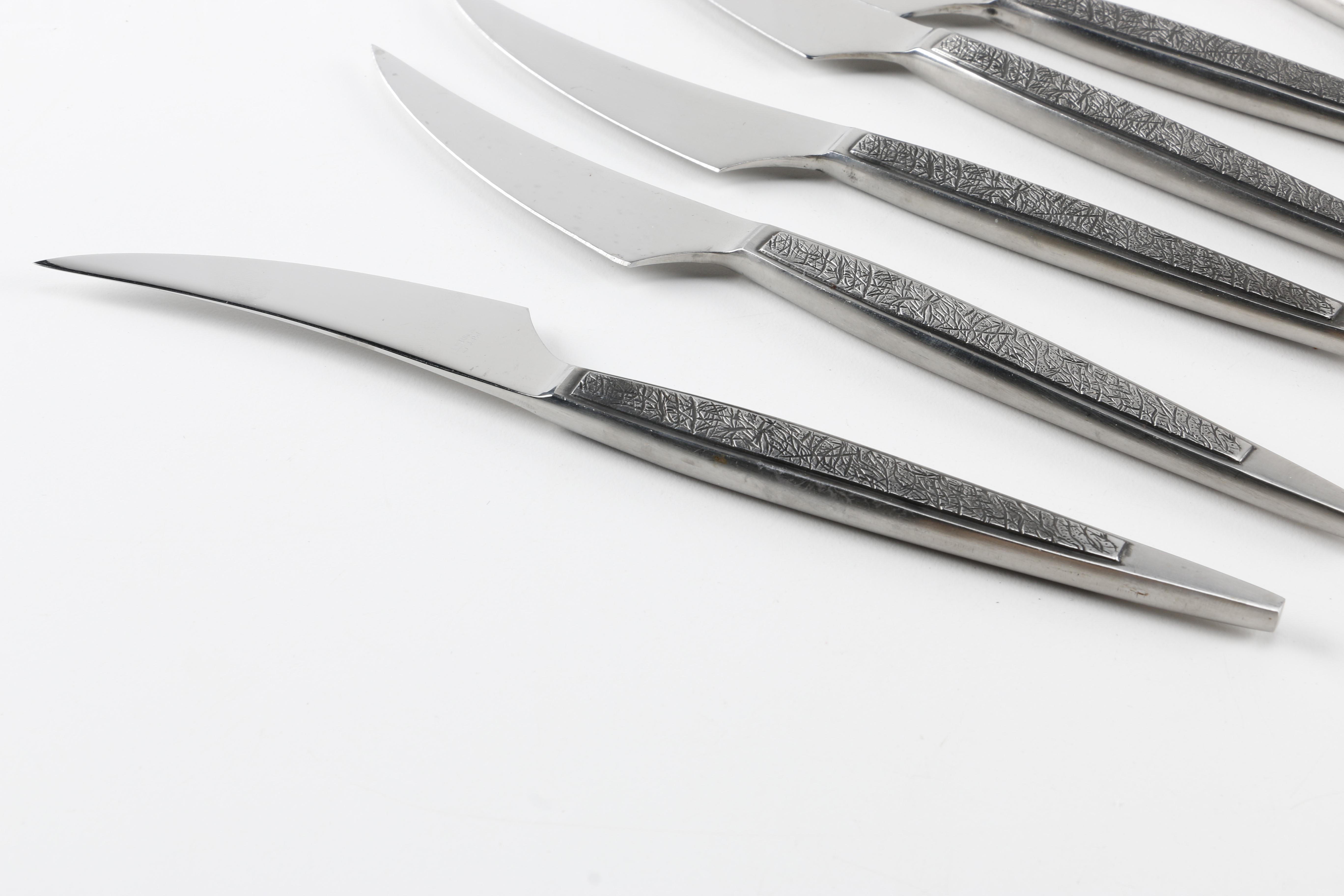 Modern Style Knife Set