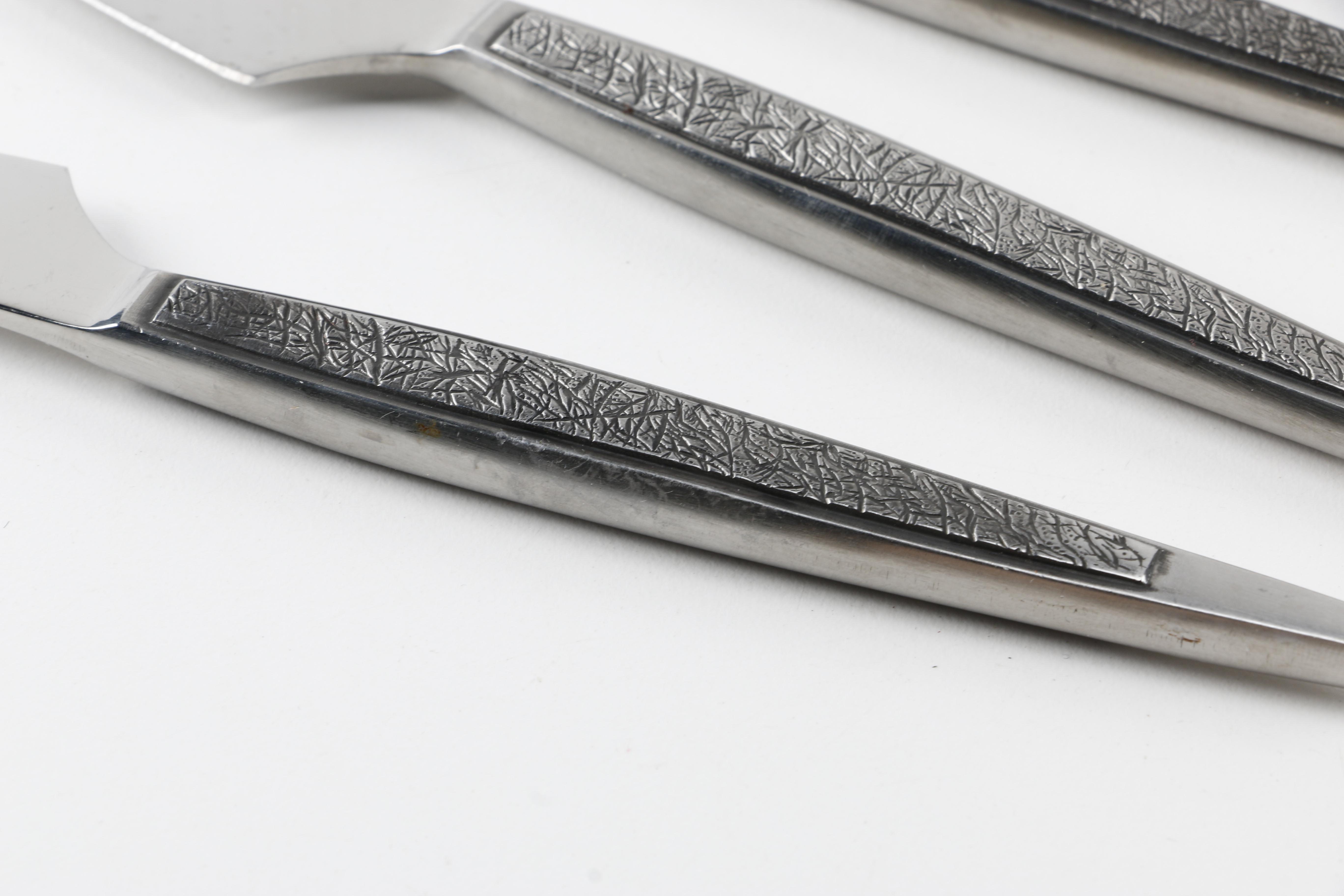 Modern Style Knife Set