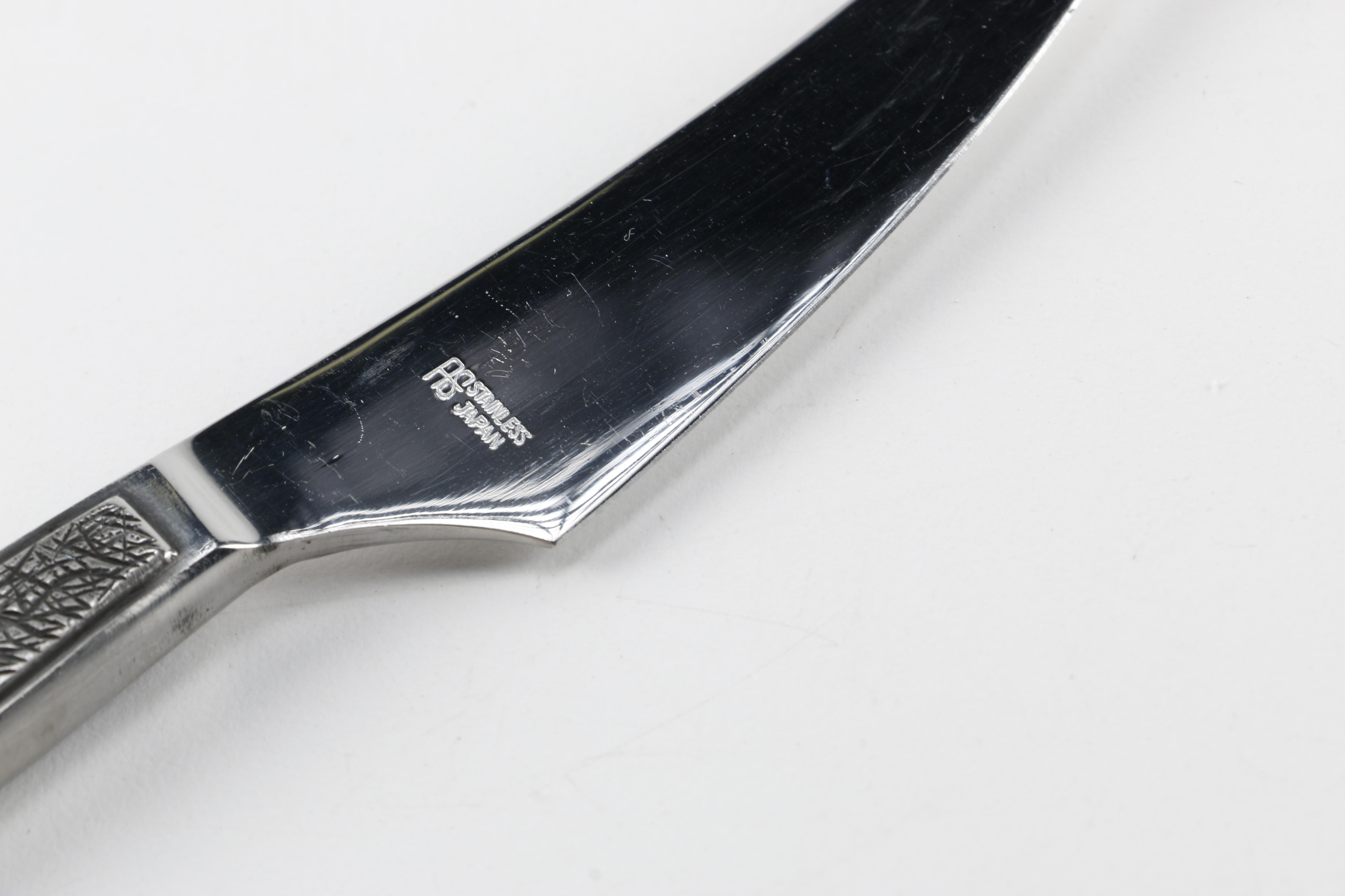 Modern Style Knife Set