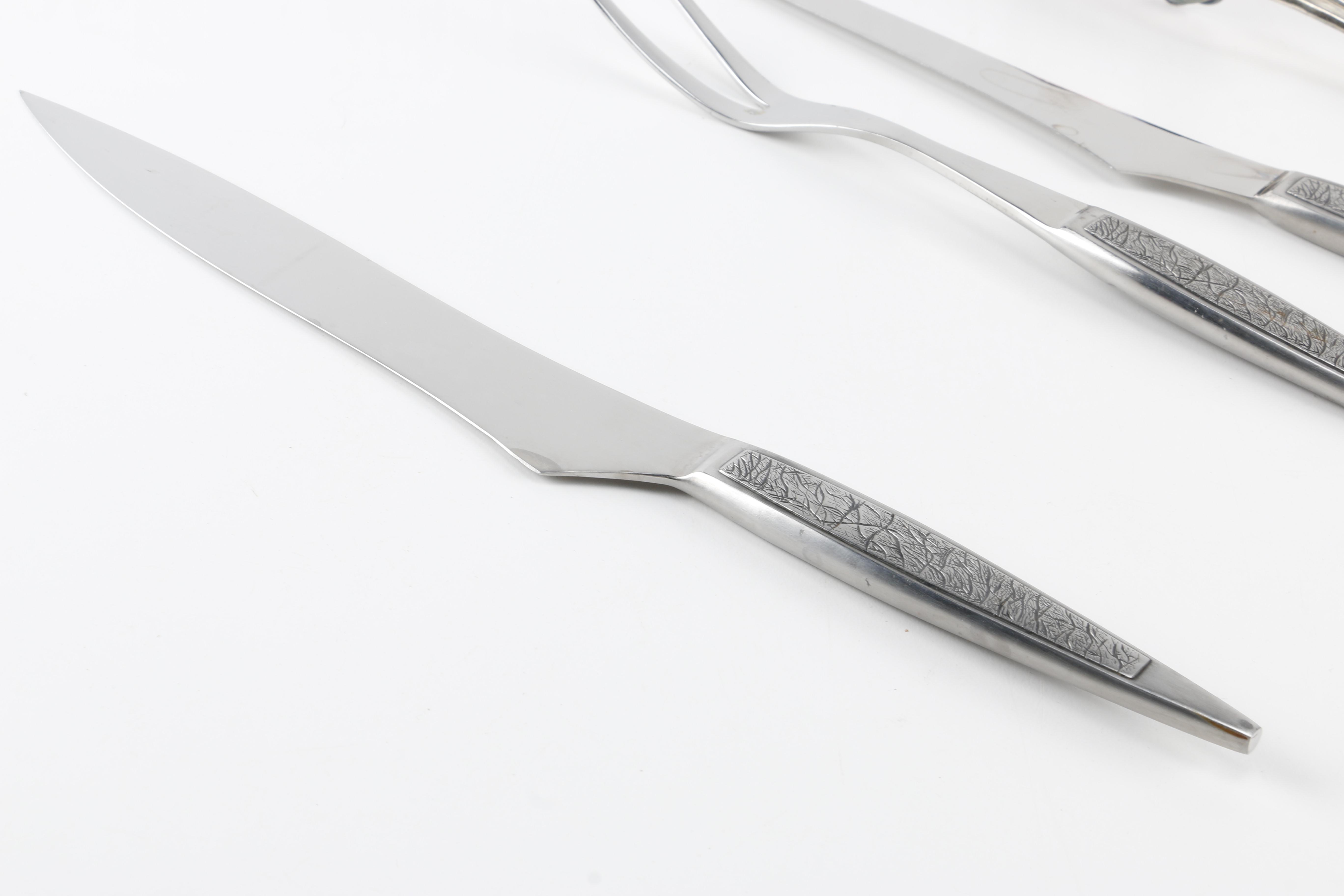 Modern Style Knife Set