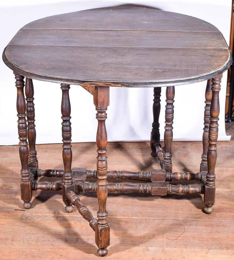 Vintage Drop Leaf Tabe