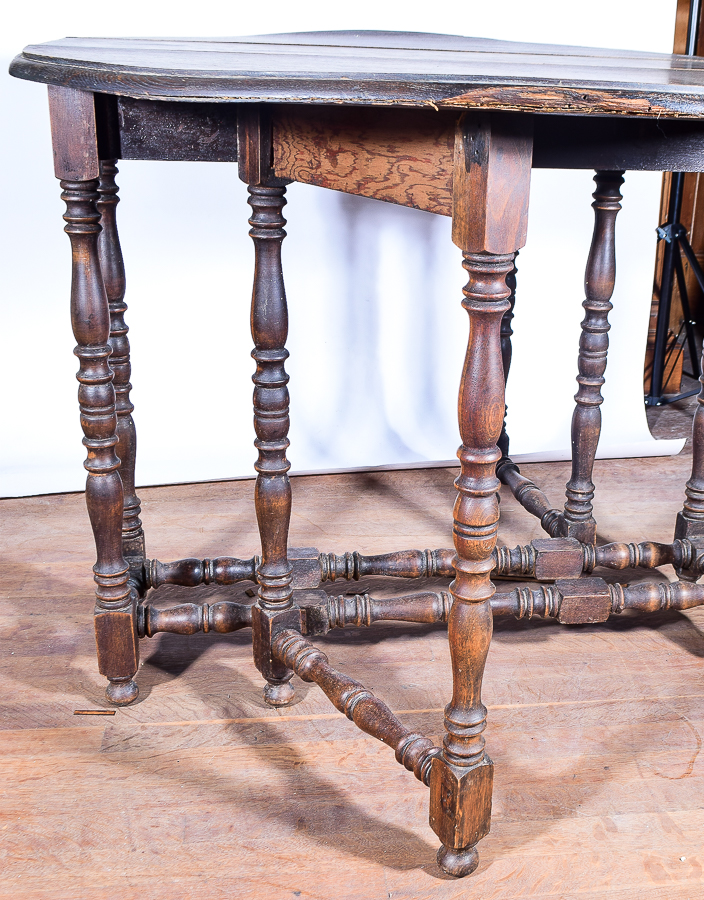 Vintage Drop Leaf Tabe