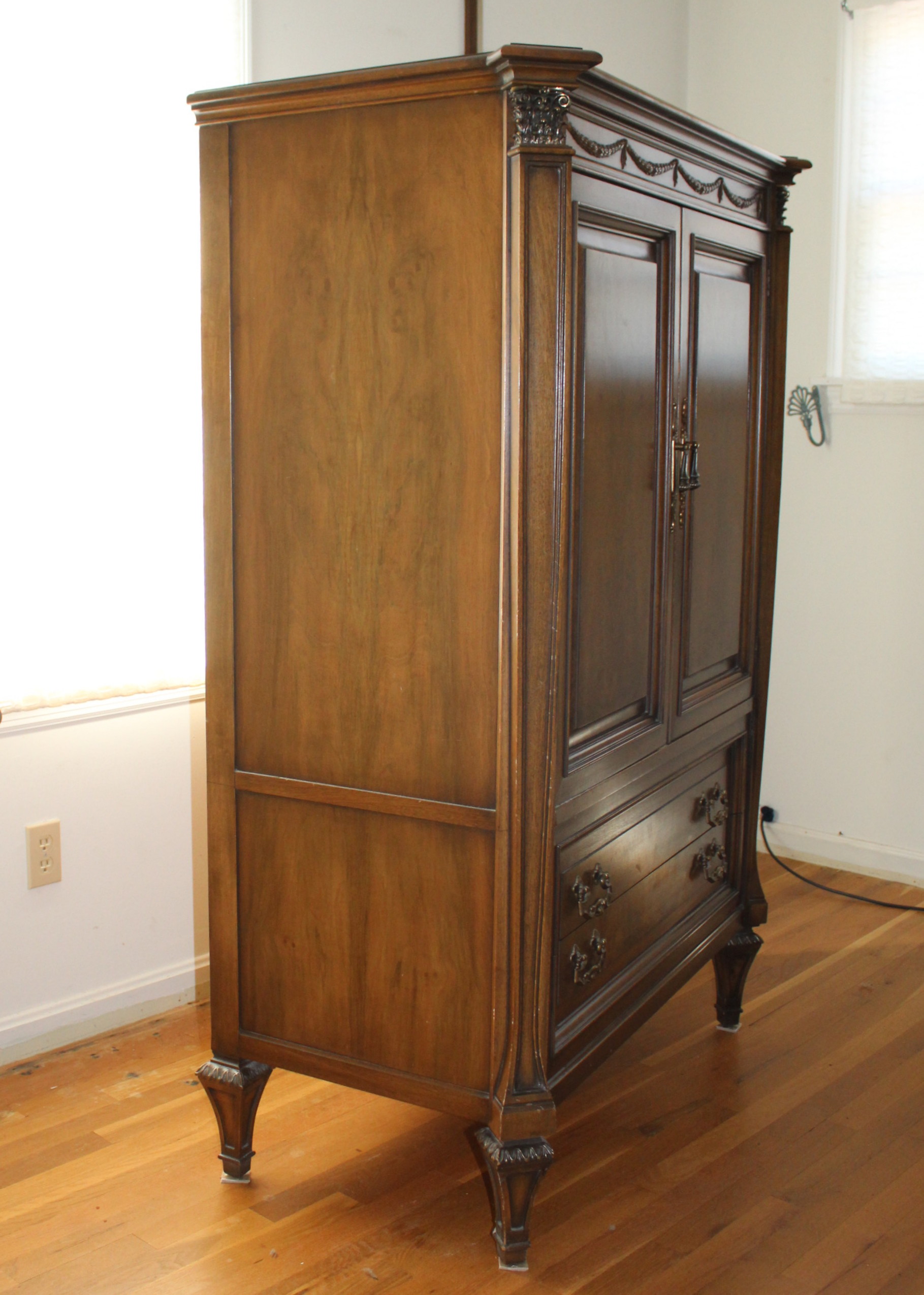Romweber Furniture Armoire