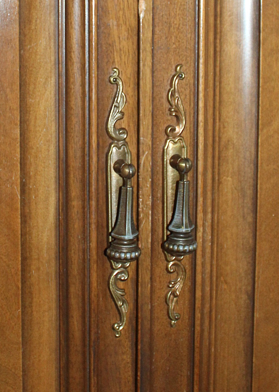 Romweber Furniture Armoire