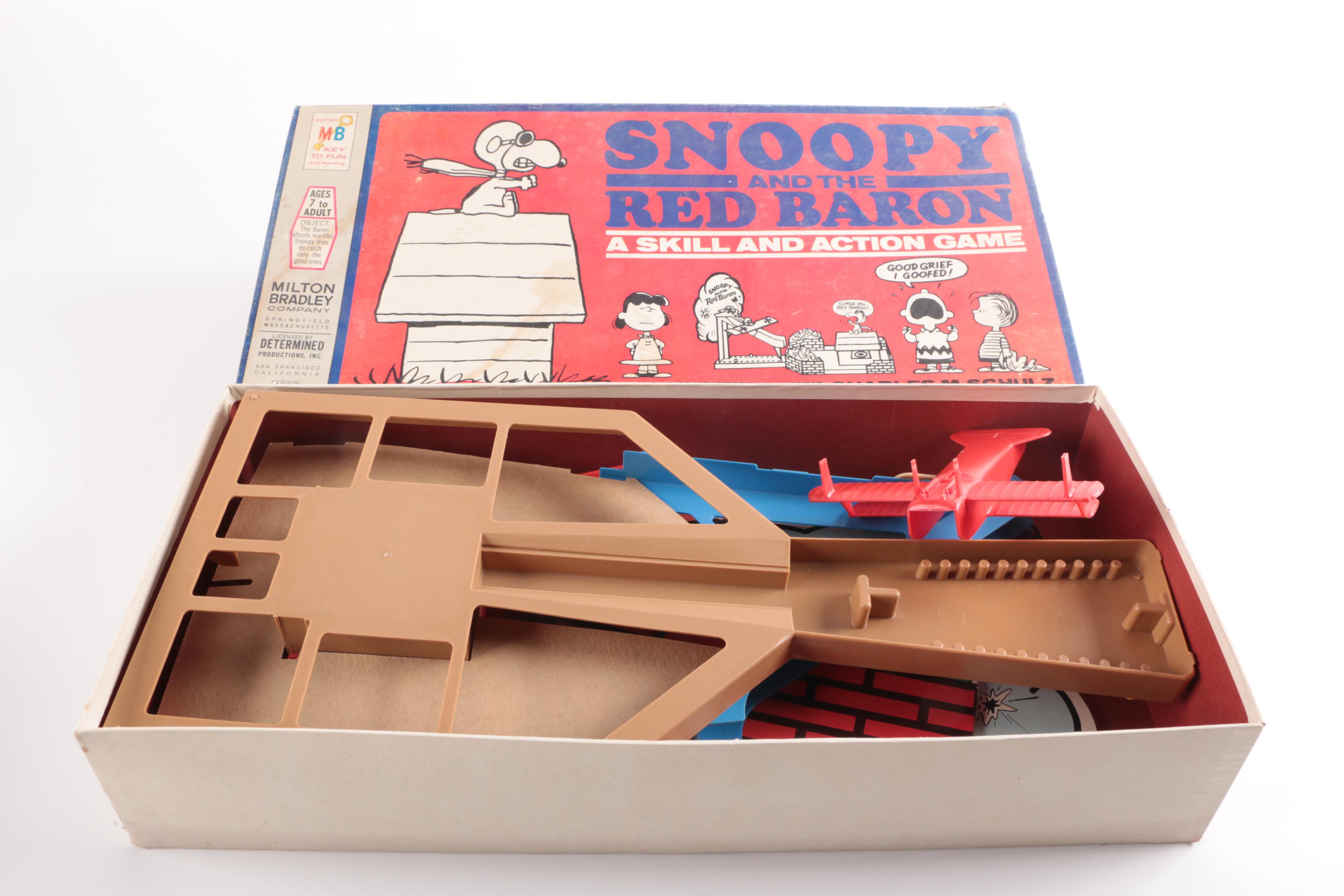 Assorted Vintage "Peanuts" Collectibles