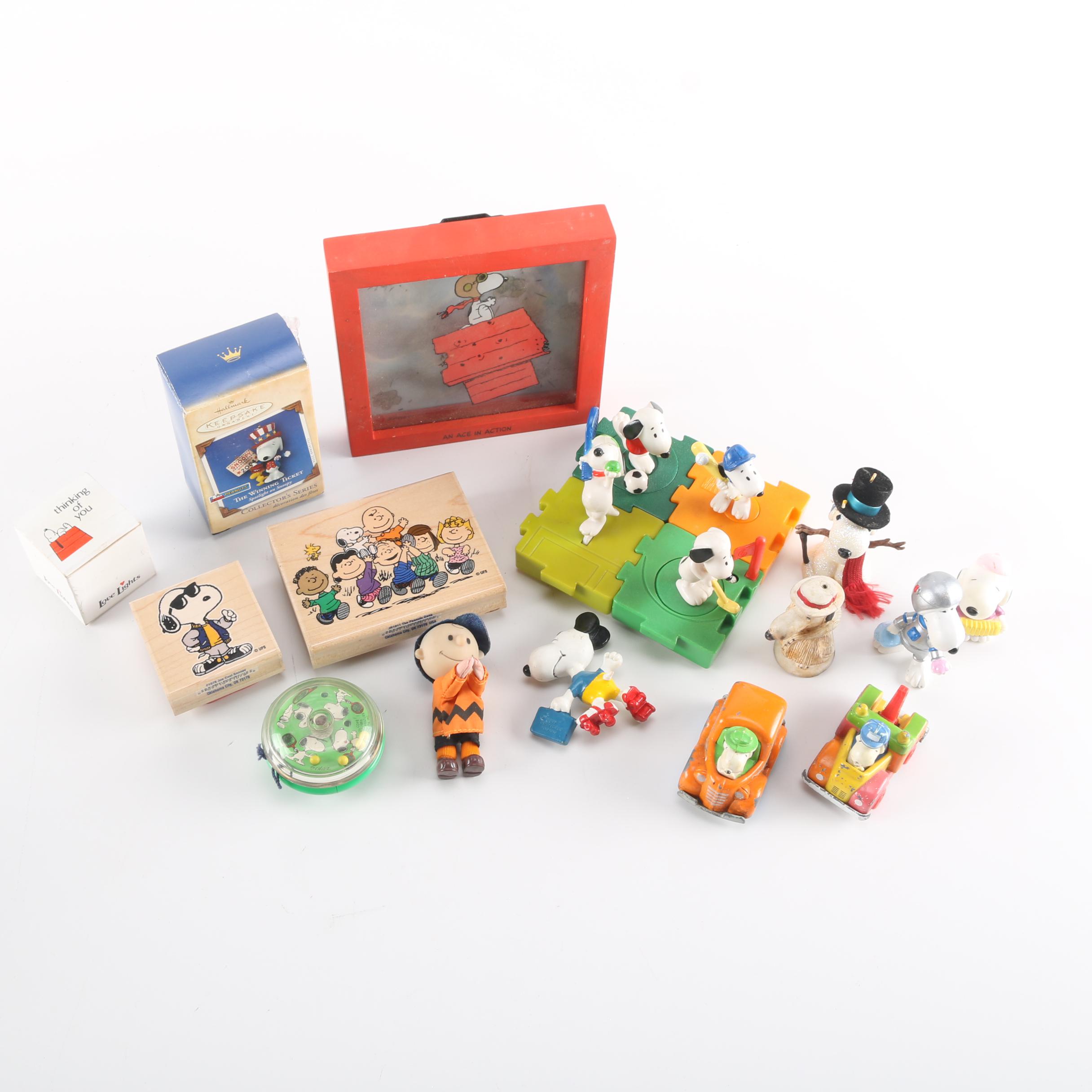 "Peanuts" Figurines