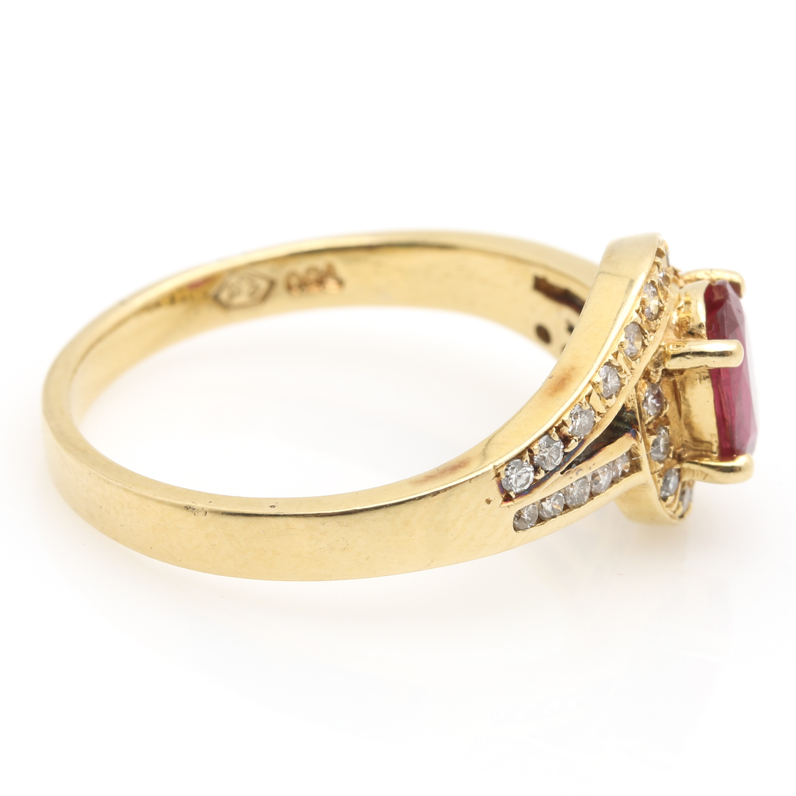 18K Yellow Gold Diamond and Ruby Ring