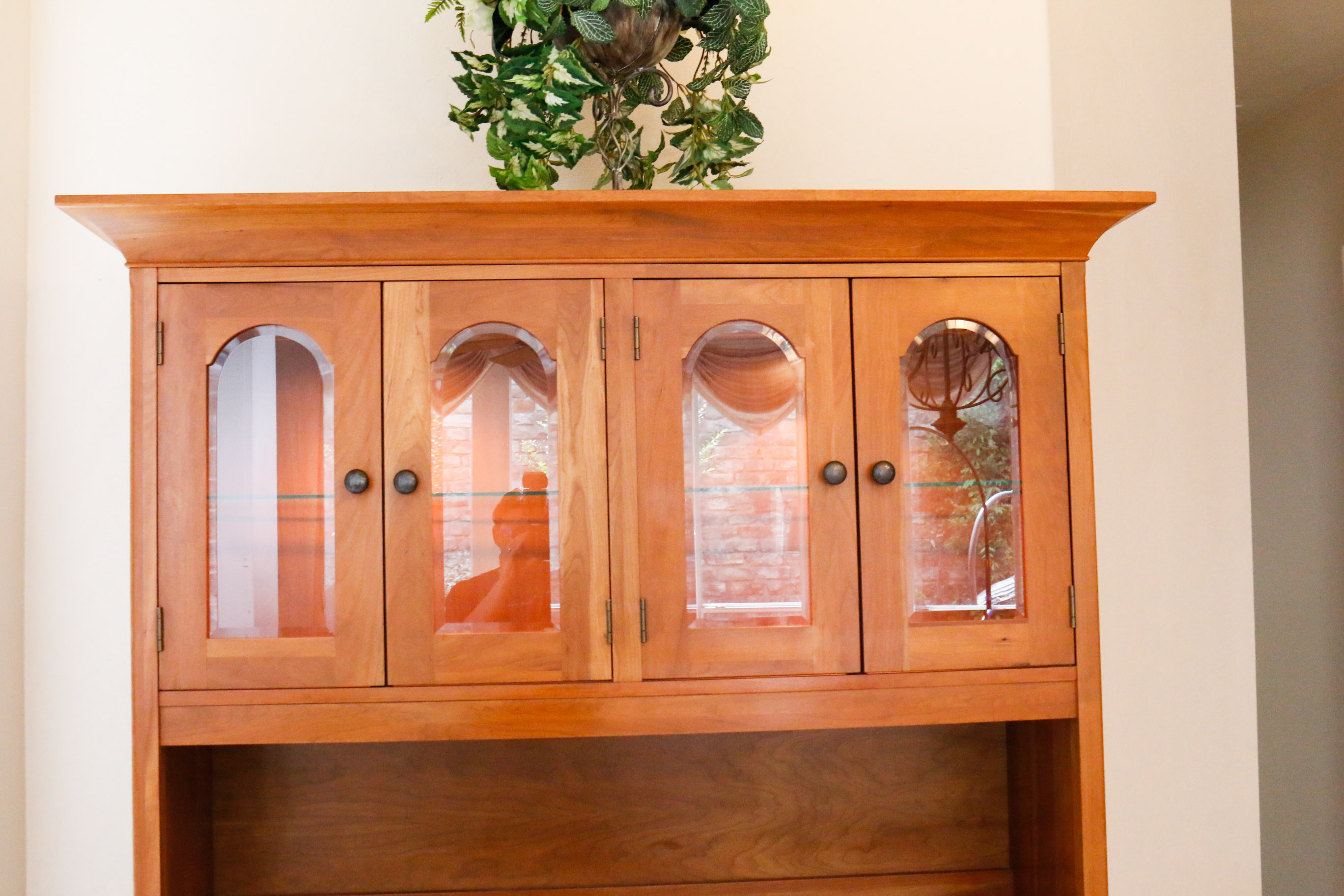 Richardson Brothers Company Lighted China Hutch