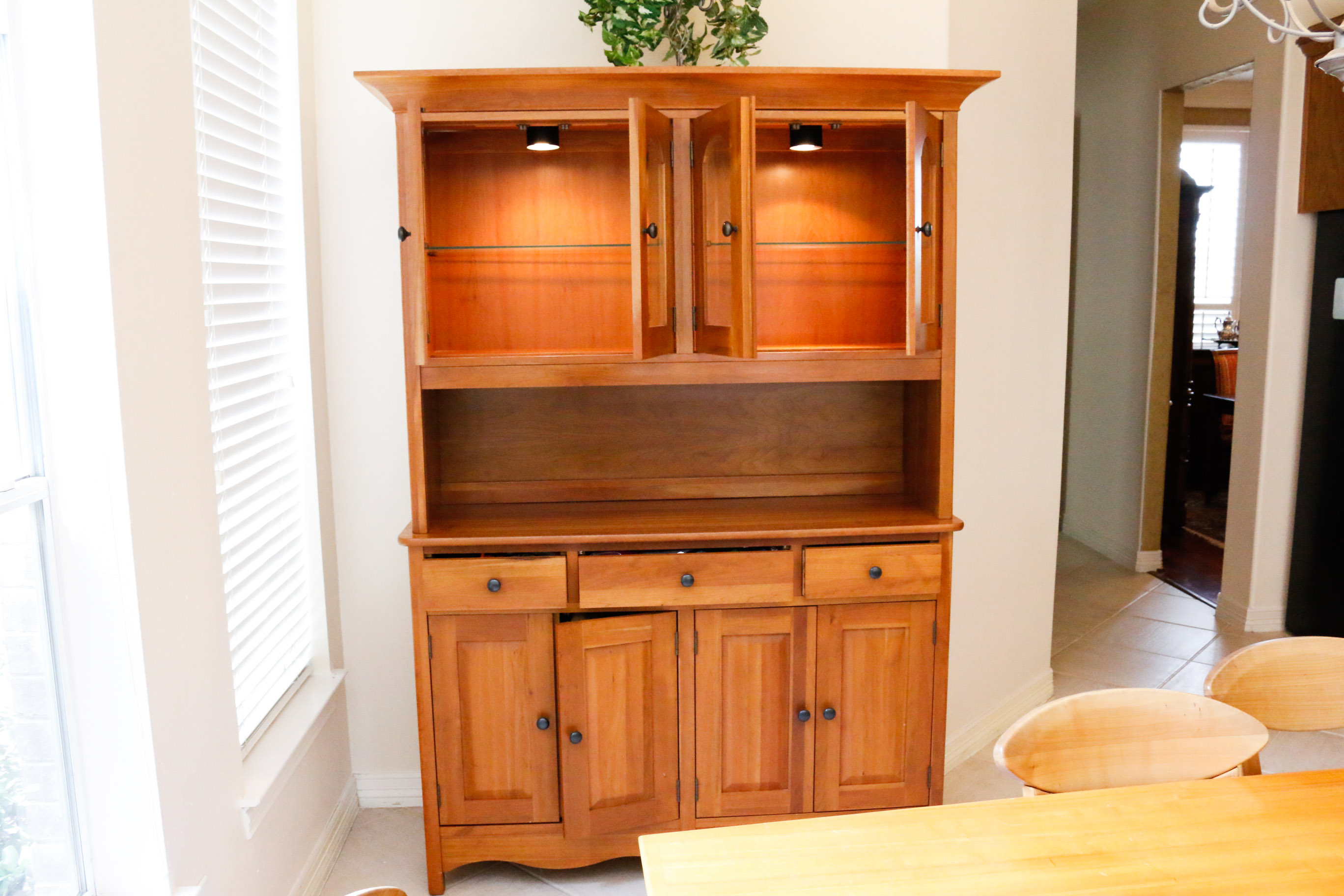 Richardson Brothers Company Lighted China Hutch