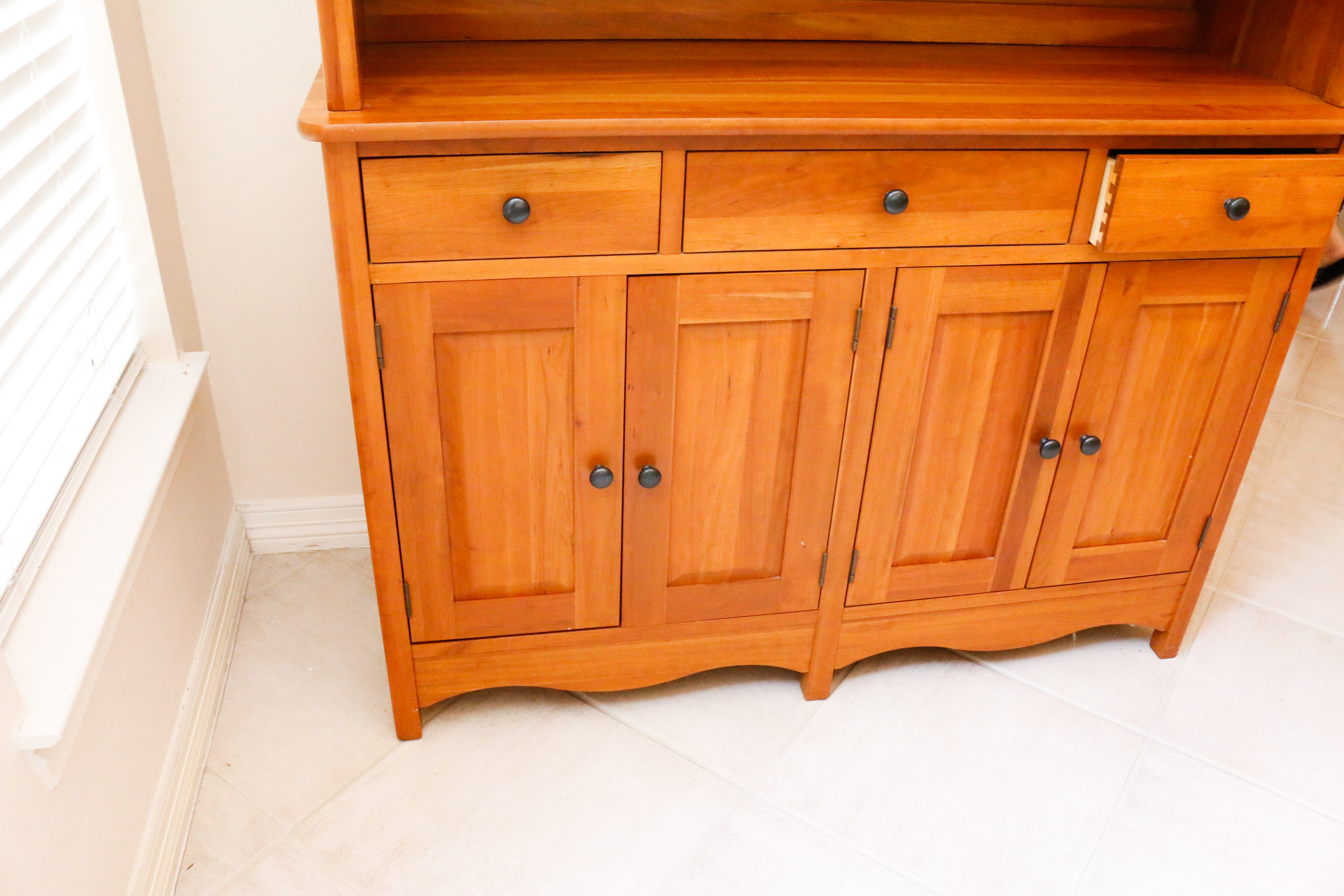 Richardson Brothers Company Lighted China Hutch