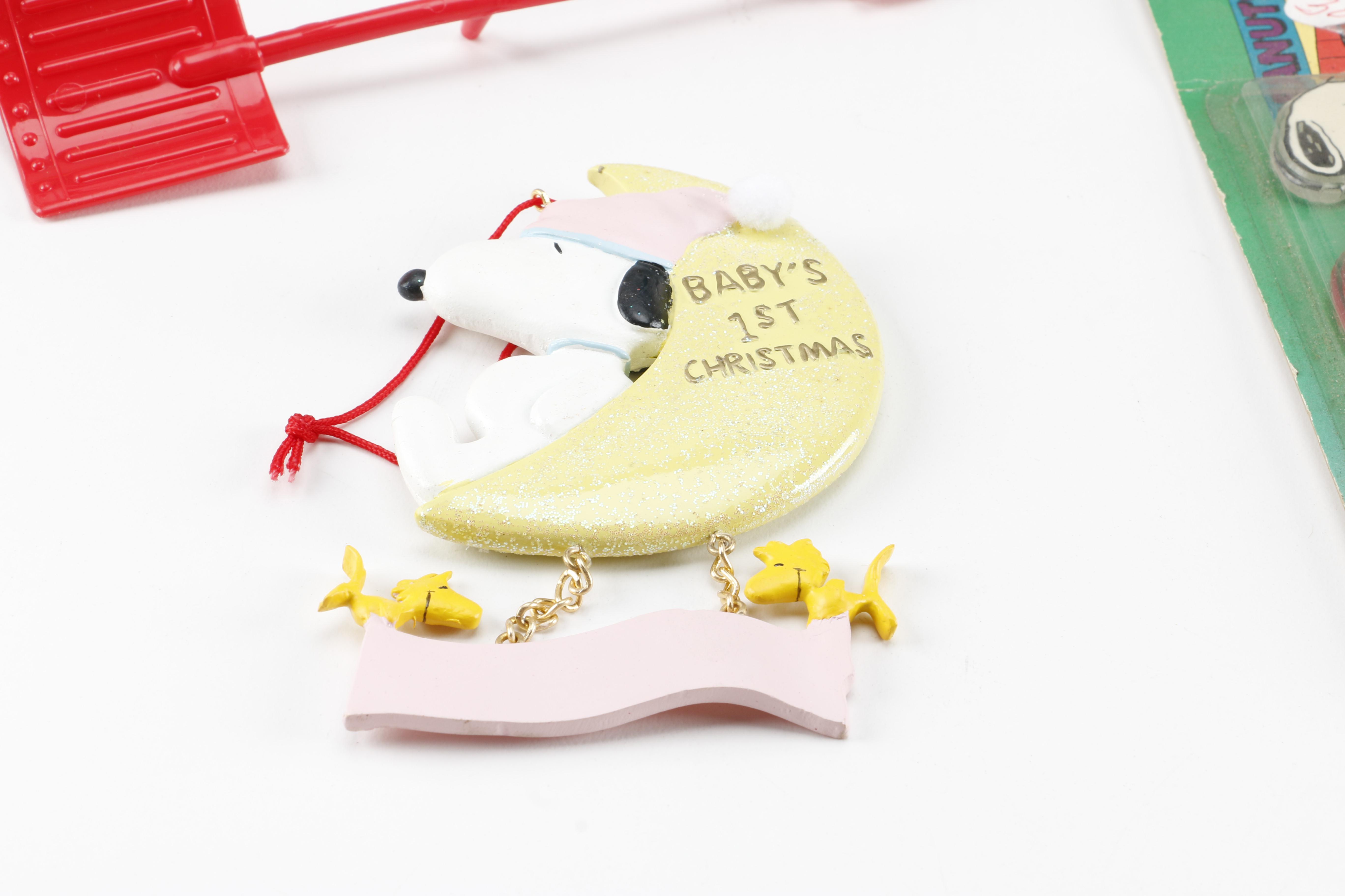 Peanuts Merchandise Including Sno-Cone Machine and Mega Bloks