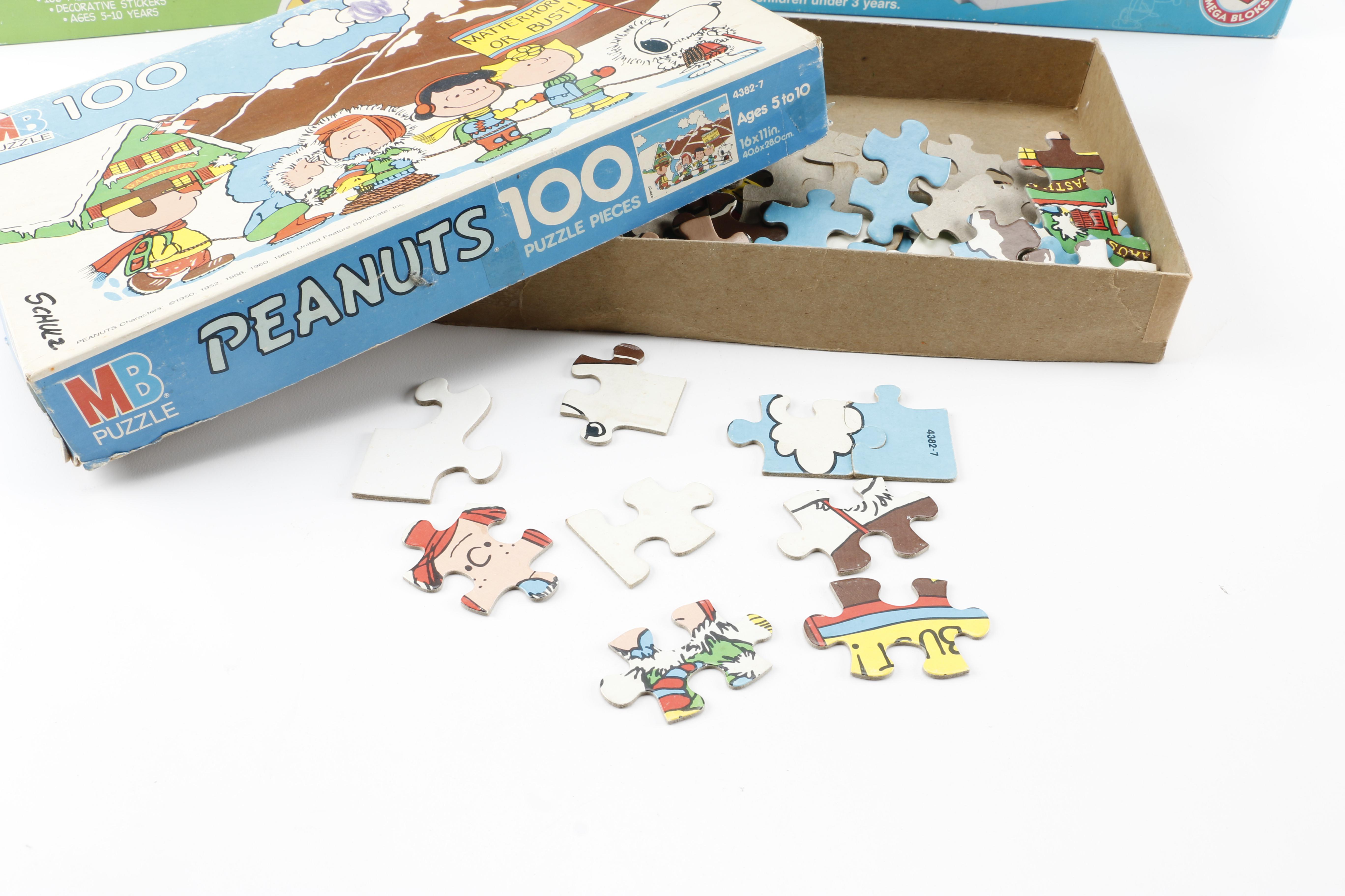 Peanuts Merchandise Including Sno-Cone Machine and Mega Bloks