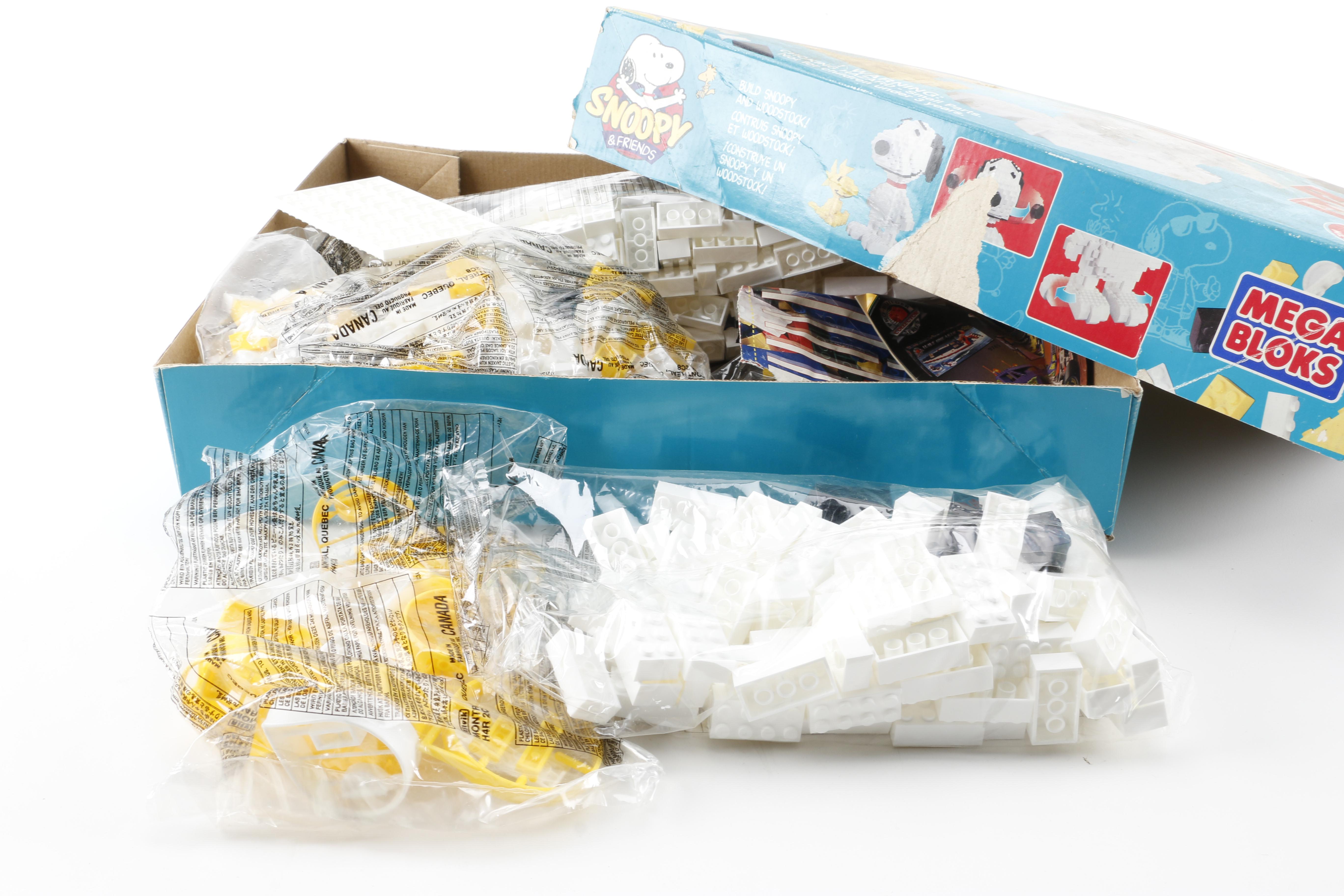 Peanuts Merchandise Including Sno-Cone Machine and Mega Bloks