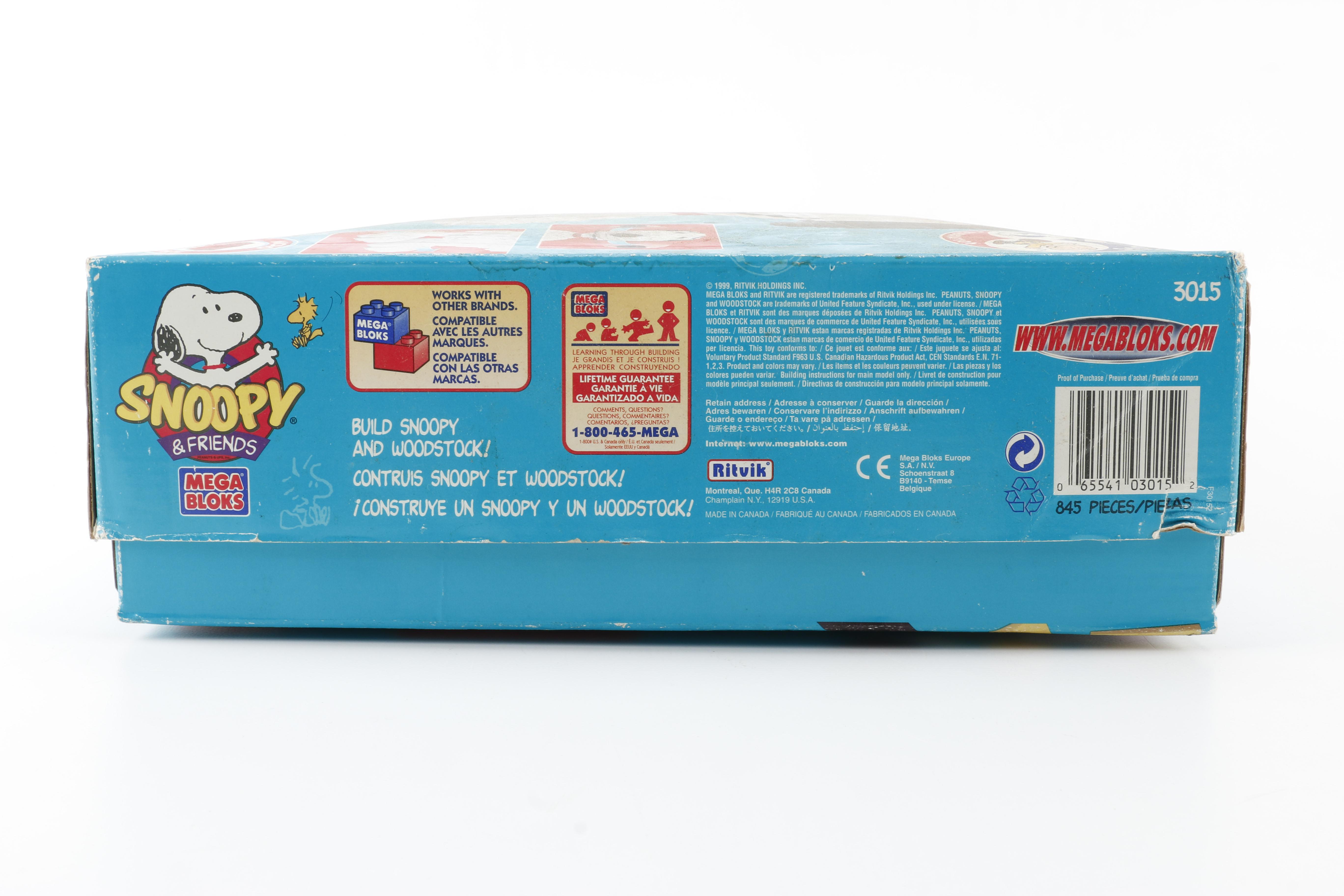 Peanuts Merchandise Including Sno-Cone Machine and Mega Bloks