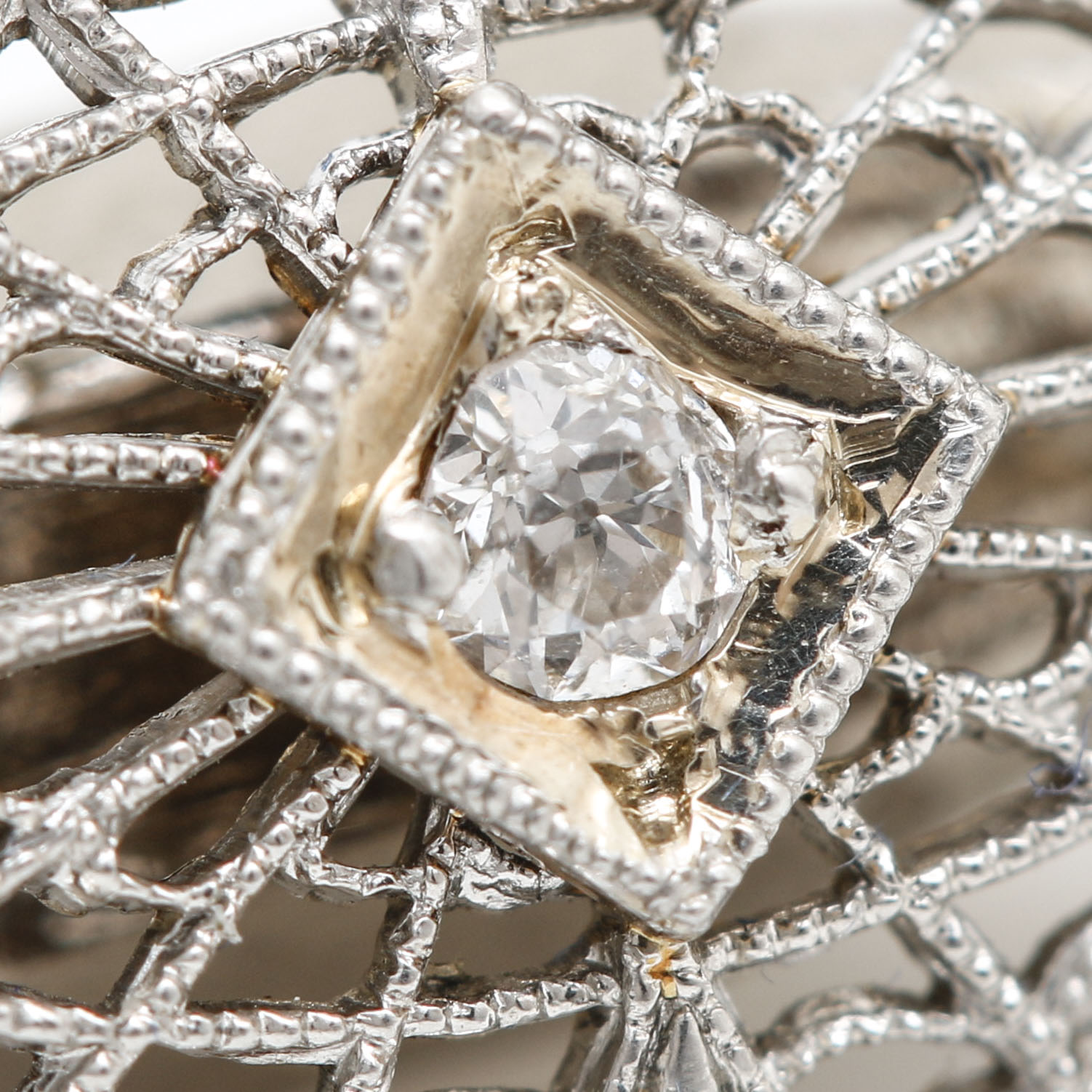 14K White Gold Diamond Pin